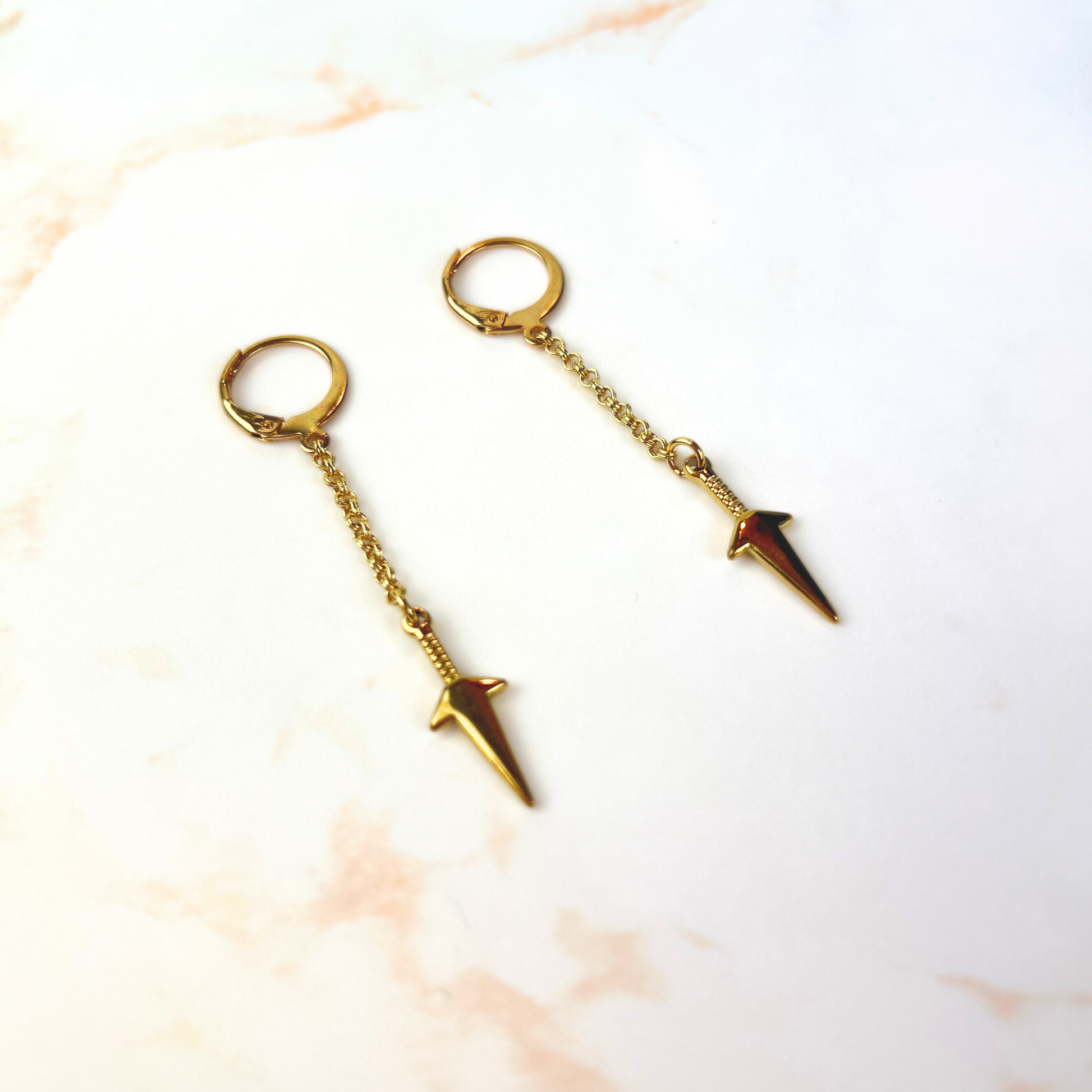 Kunai earrings, gold plated stainless steel Baguette Magick
