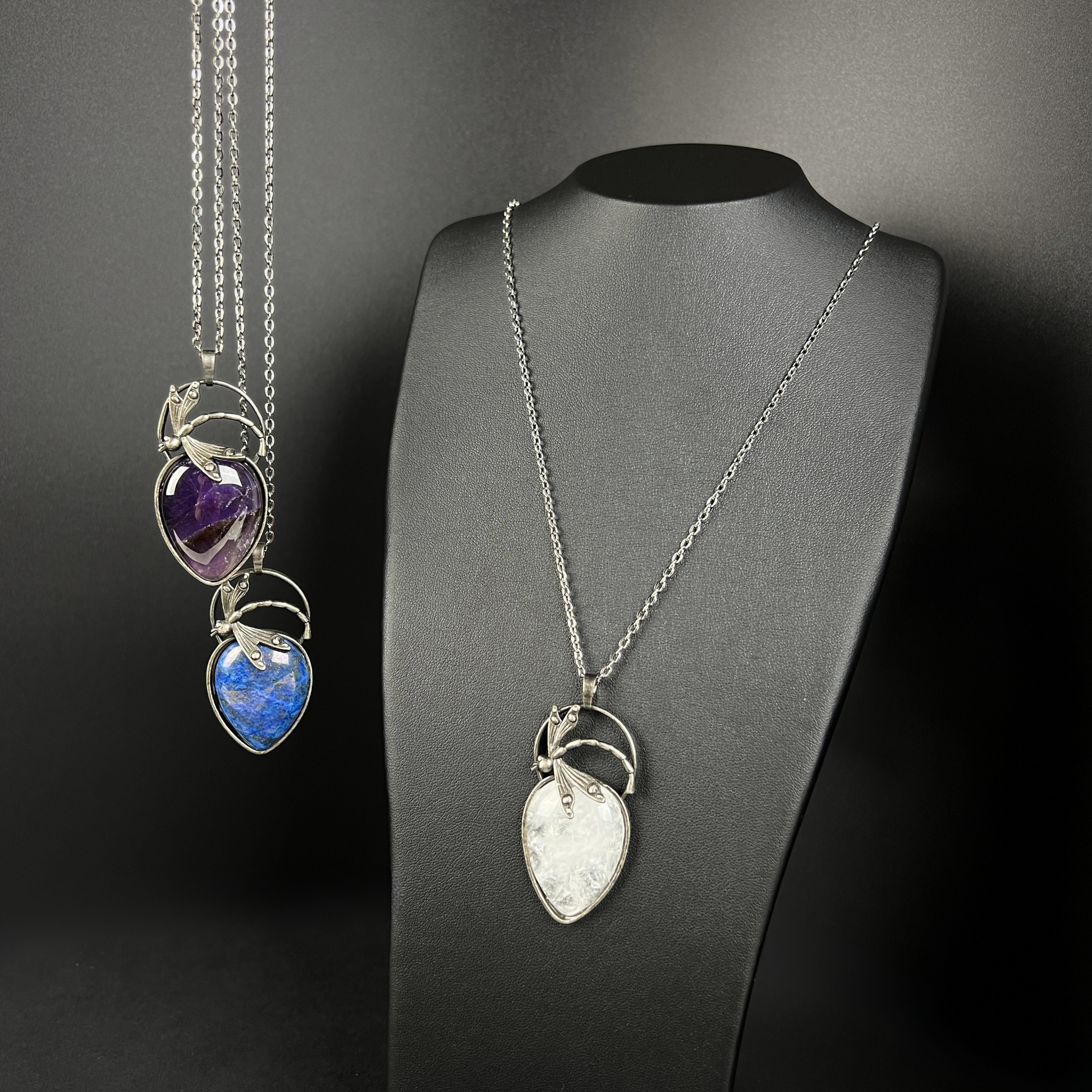 Dragonfly gemstone necklace in quartz, lapis lazuli or amethyst Baguette Magick