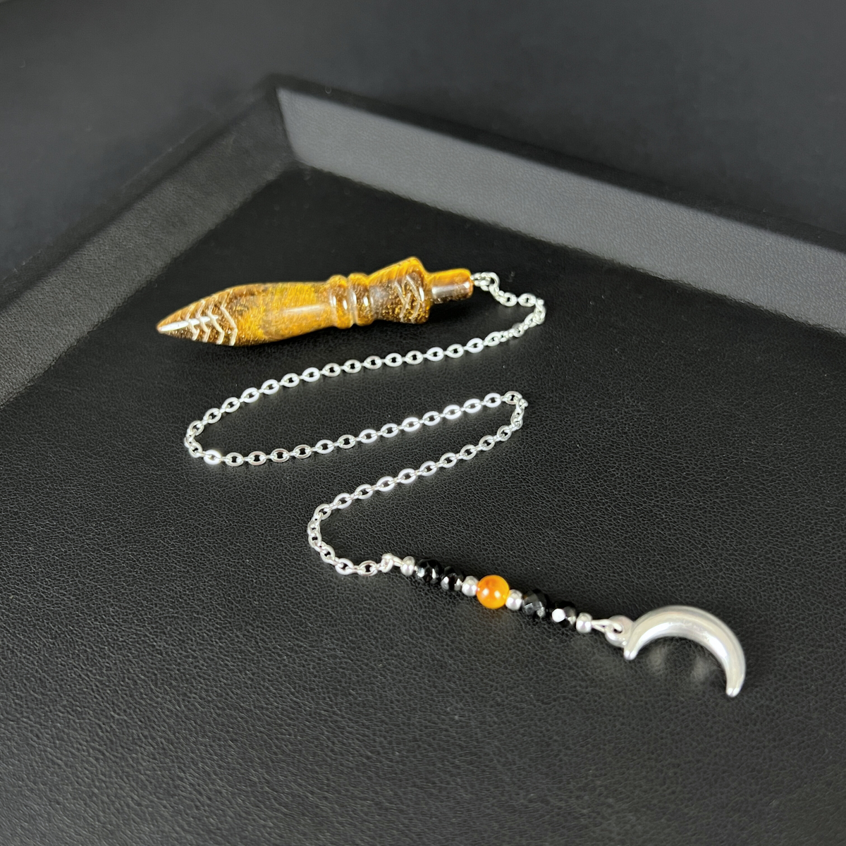 Engraved Egyptian Thot pendulum, tiger's eye, onyx, stainless steel, Moon crescent charm Baguette Magick