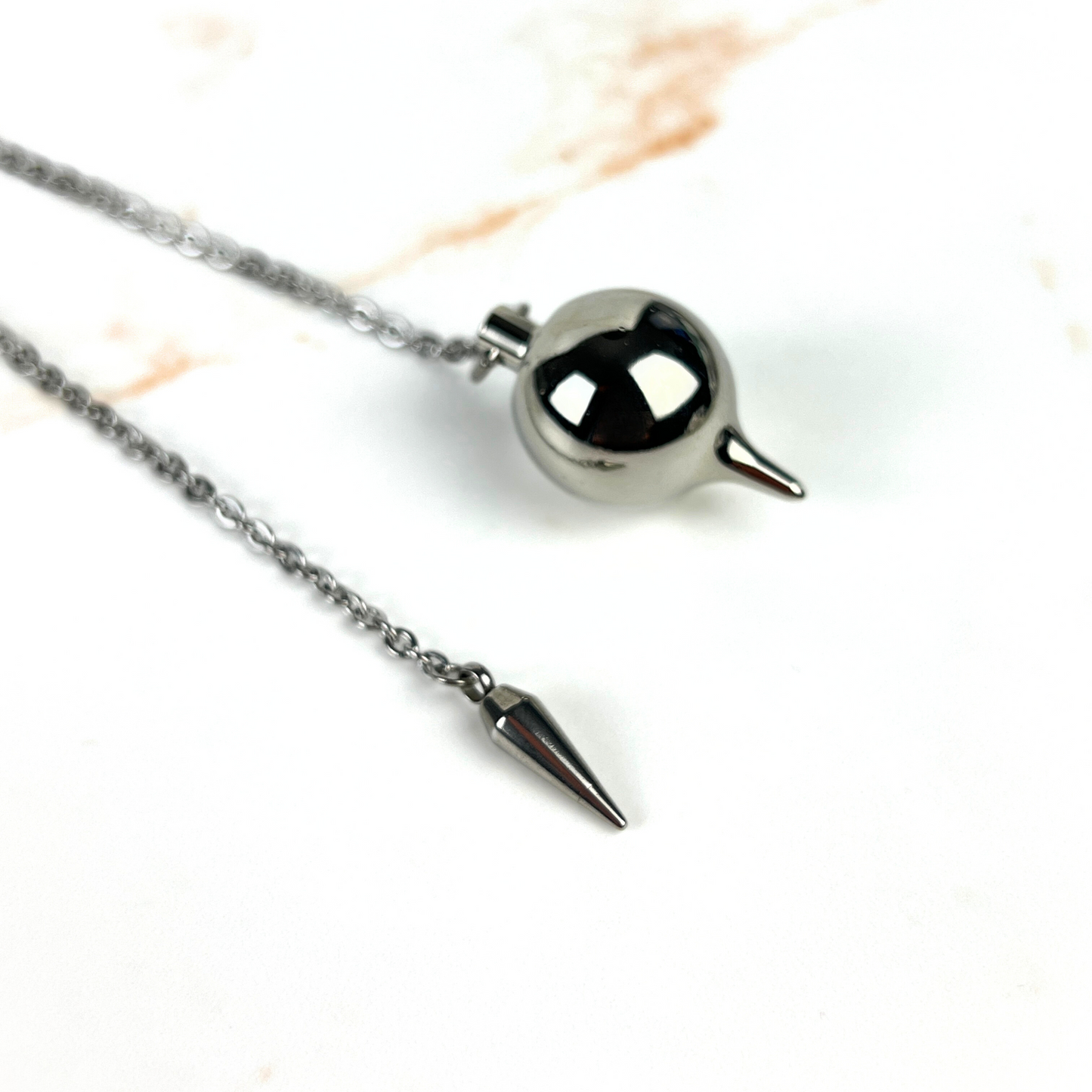 Round teardrop pendulum, classic divination tool for dowsing, spike charm Baguette Magick