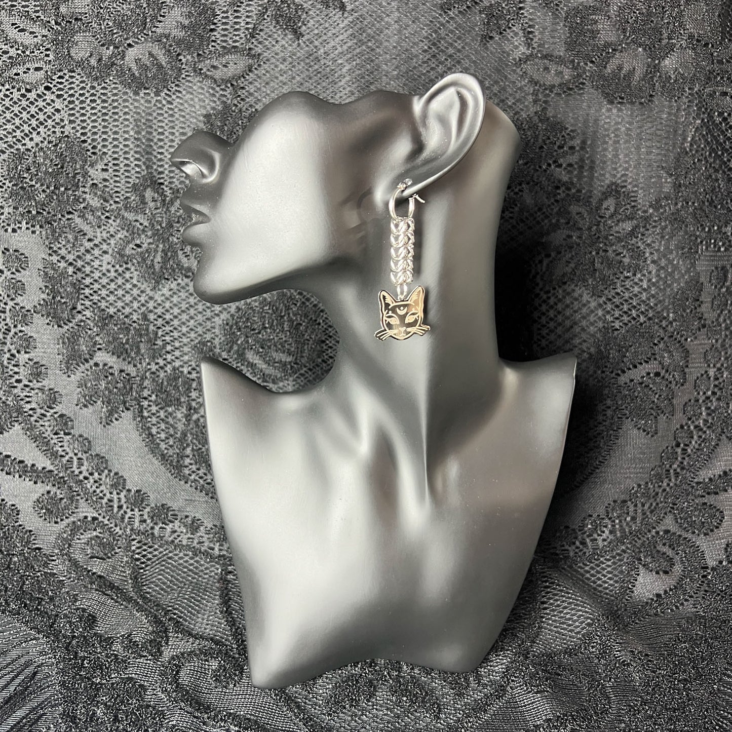 Bastet goddess box chain chainmail earrings made of stainless steel Baguette Magick