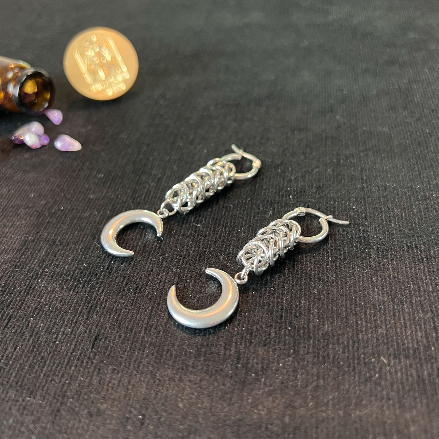 Crescent Moon box chain chainmail earrings made of stainless steel Baguette Magick