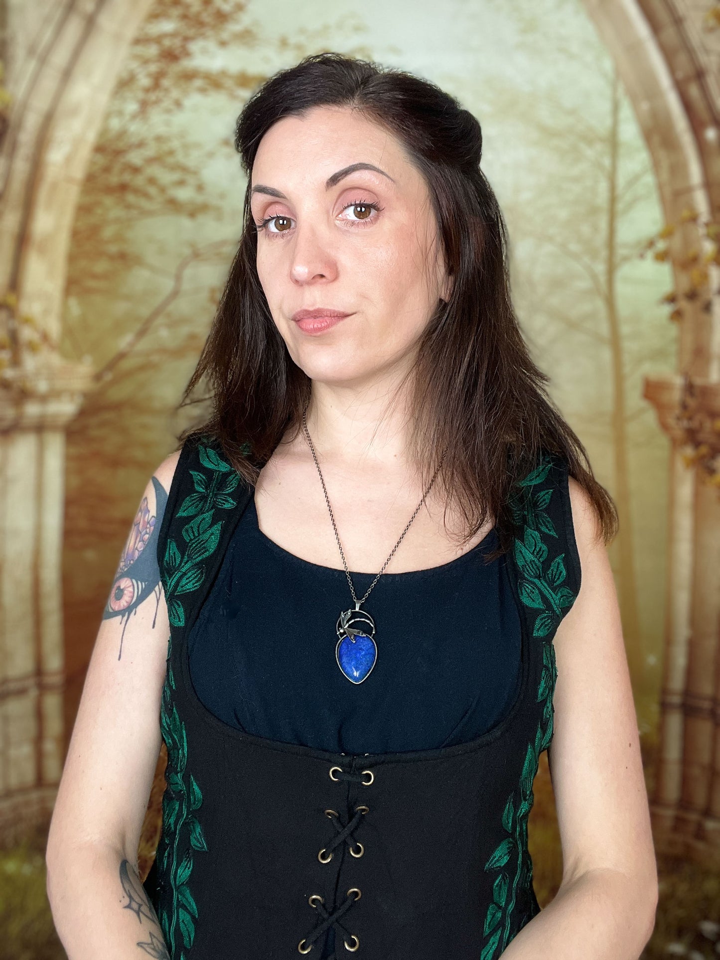 Dragonfly gemstone necklace in quartz, lapis lazuli or amethyst Baguette Magick