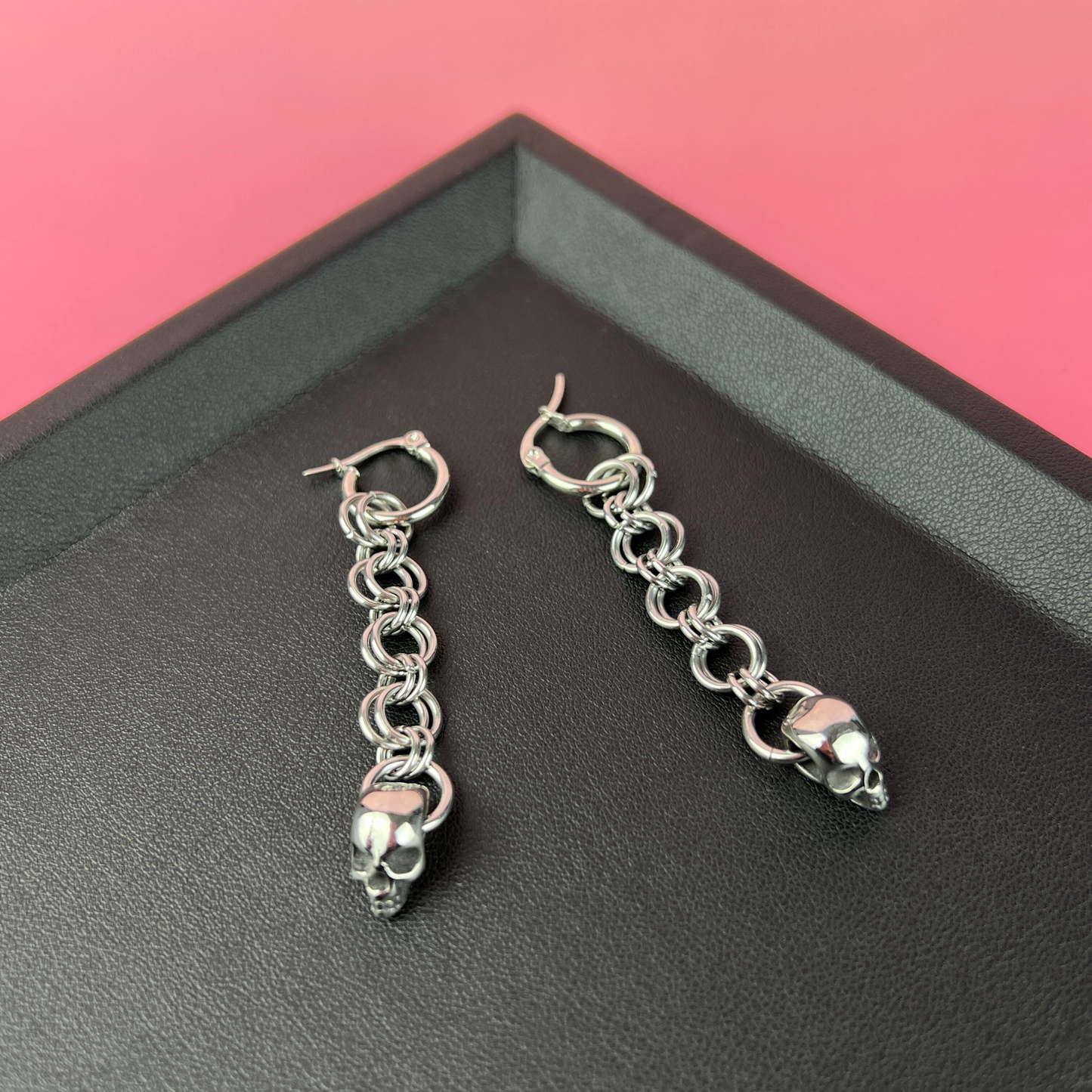 Chainmail skulls and hoops earrings Baguette Magick