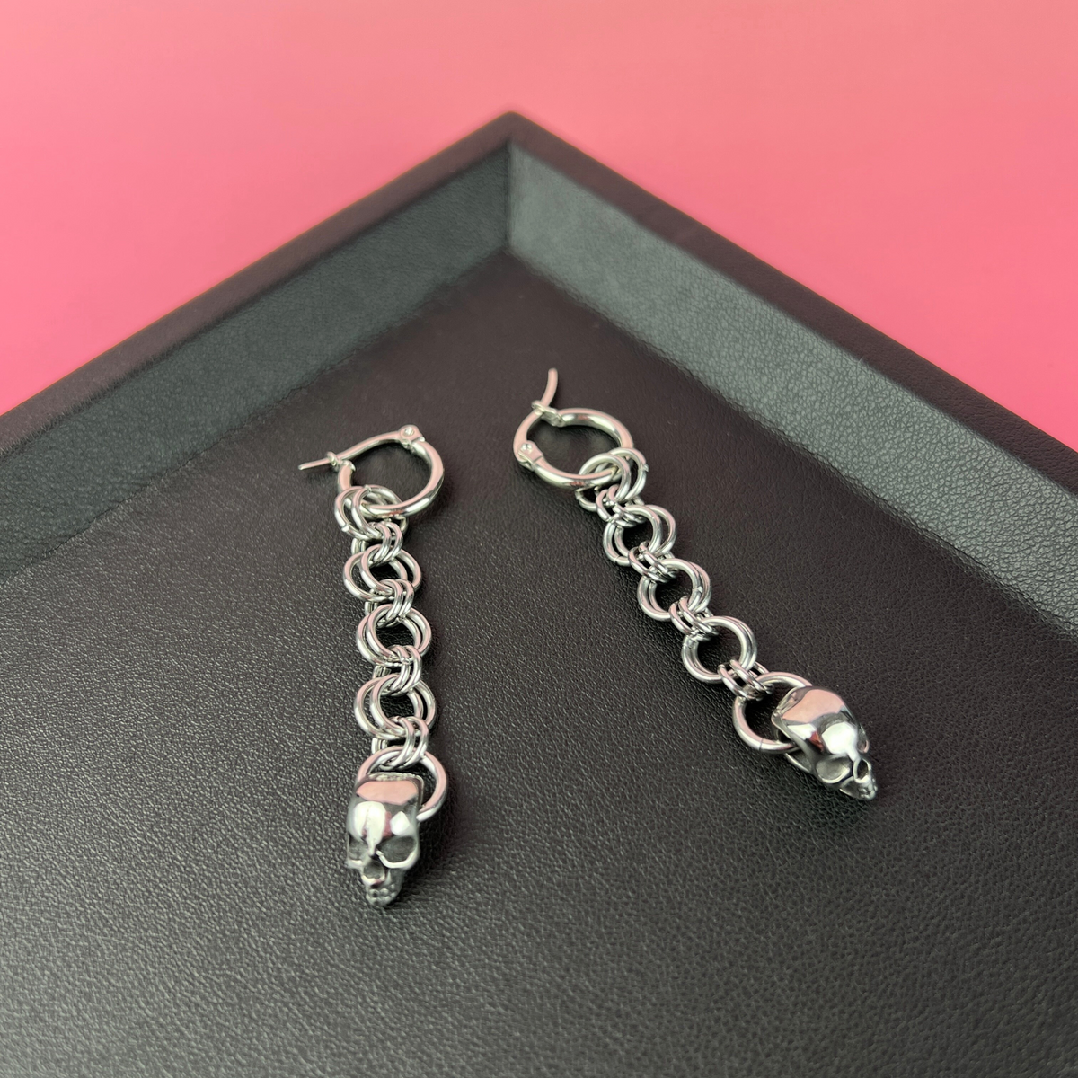 Chainmail skulls and hoops earrings Baguette Magick
