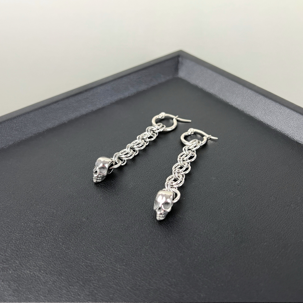 Chainmail skulls and hoops earrings Baguette Magick