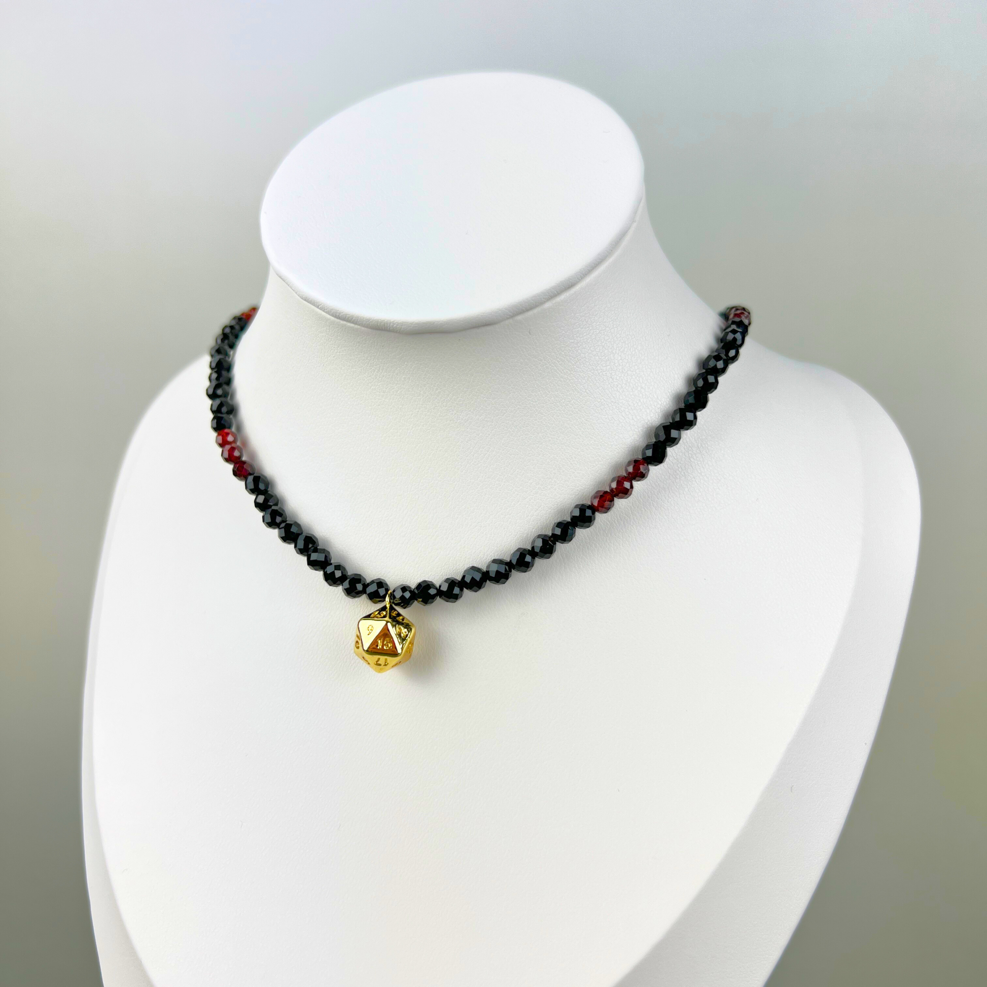 D20 faceted onyx and garnet beaded choker Baguette Magick