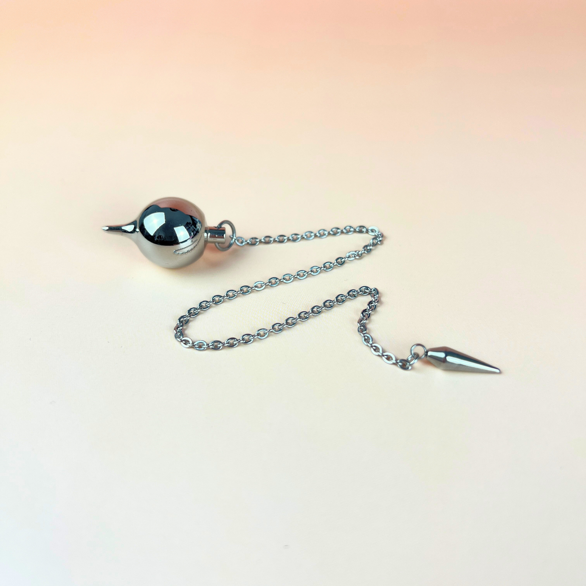 Round teardrop pendulum, classic divination tool for dowsing, spike charm Baguette Magick
