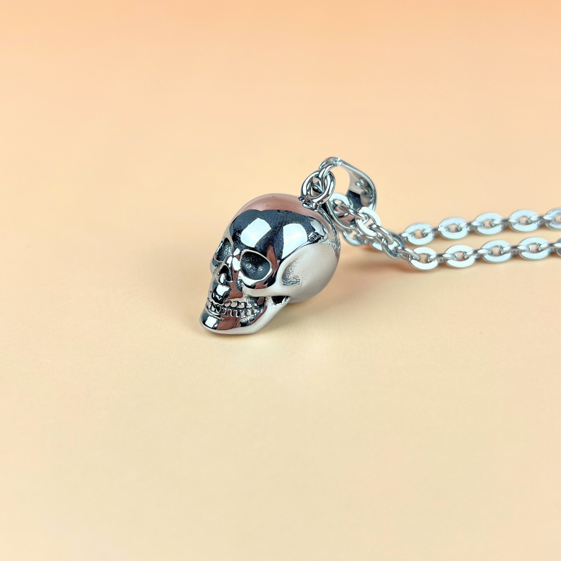 Skull gothic necklace Baguette Magick