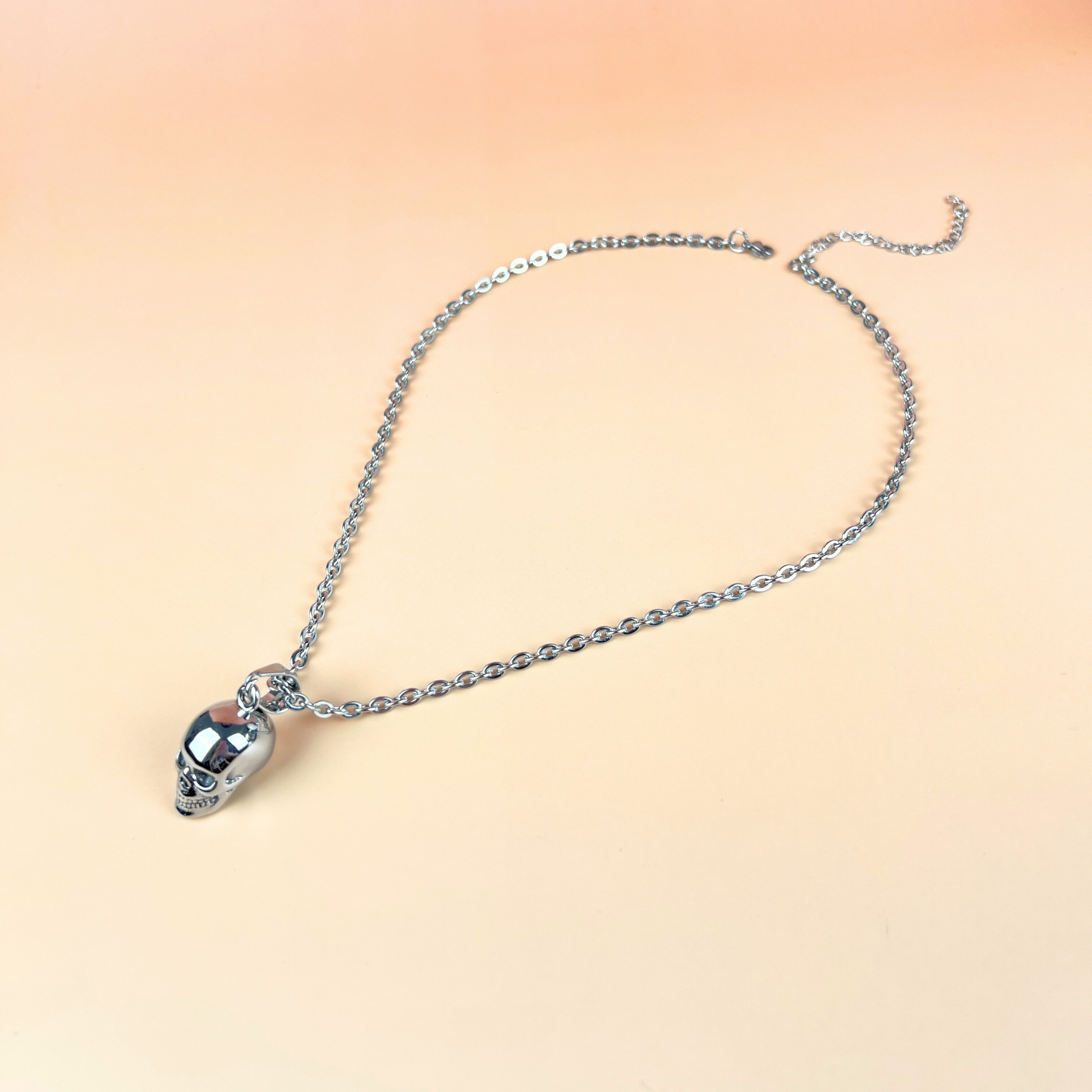 Skull gothic necklace Baguette Magick