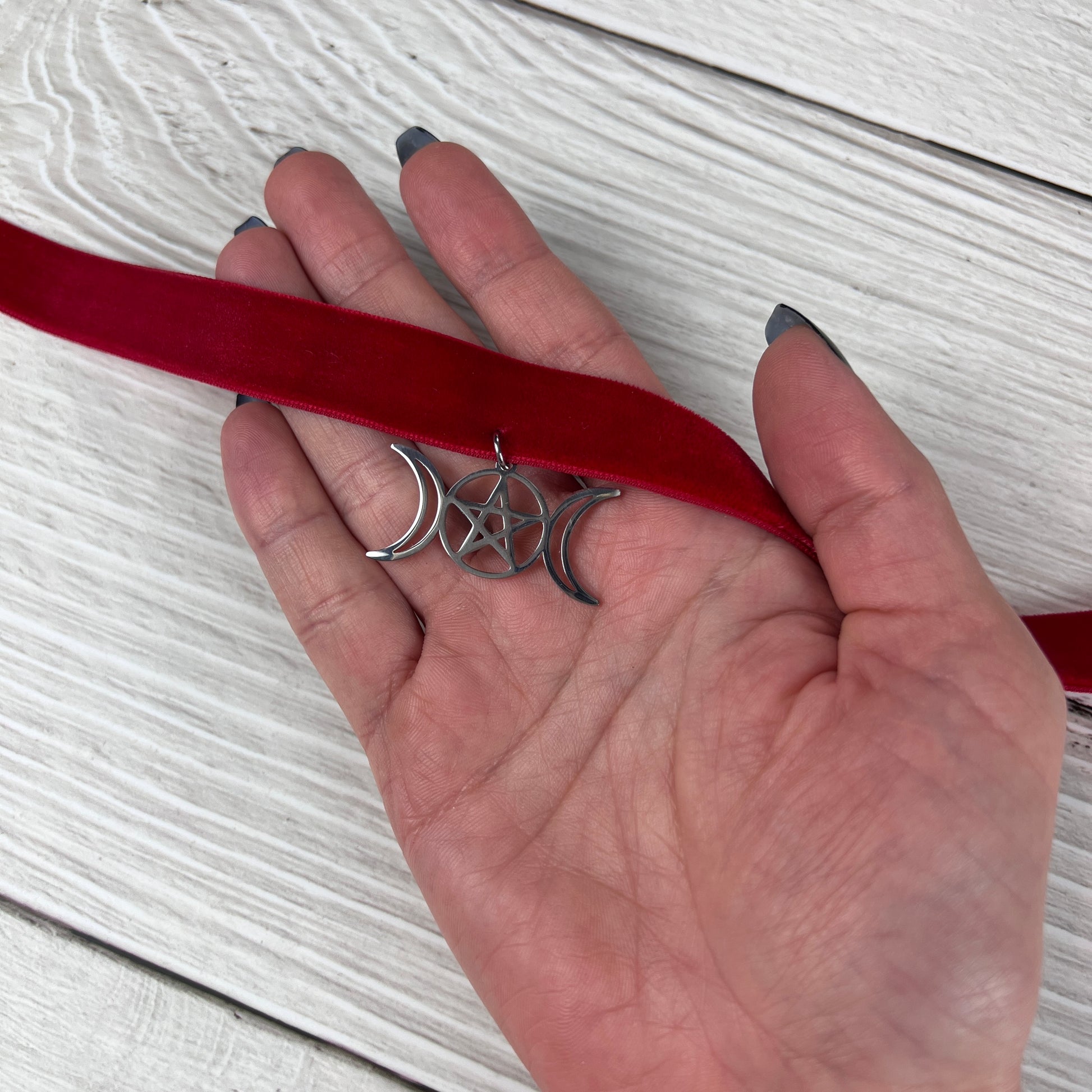 Red velvet Triple Moon Pentacle Wiccan Gothic choker, stainless steel Baguette Magick