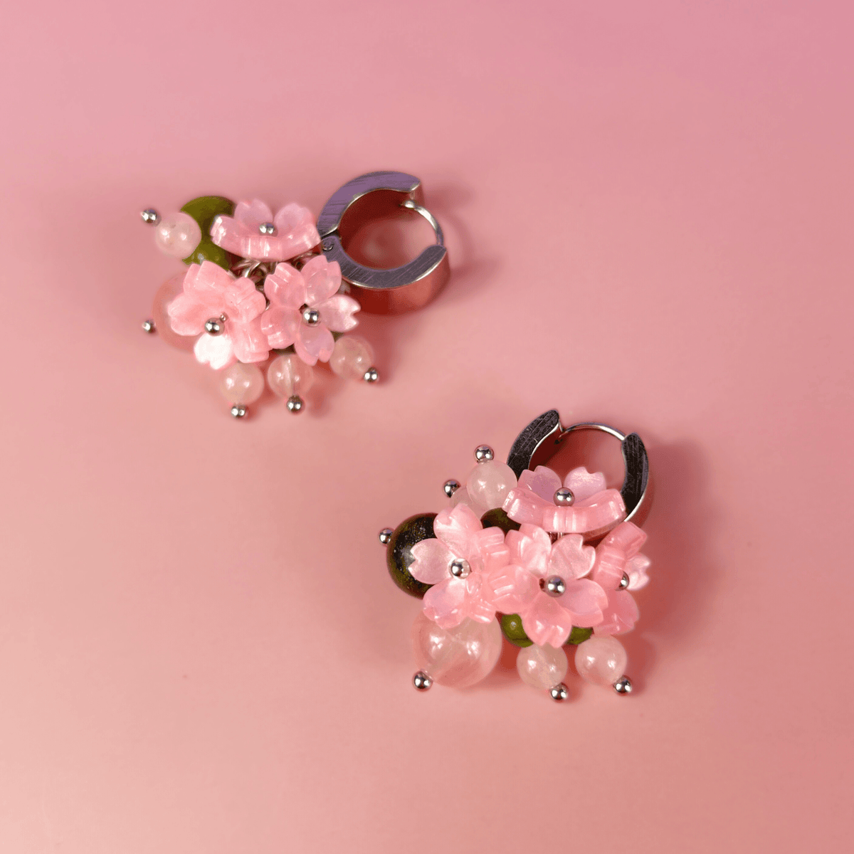 Hydrangea bloom earrings, amethyst beads on chunky huggie hoops (Copie) Baguette Magick