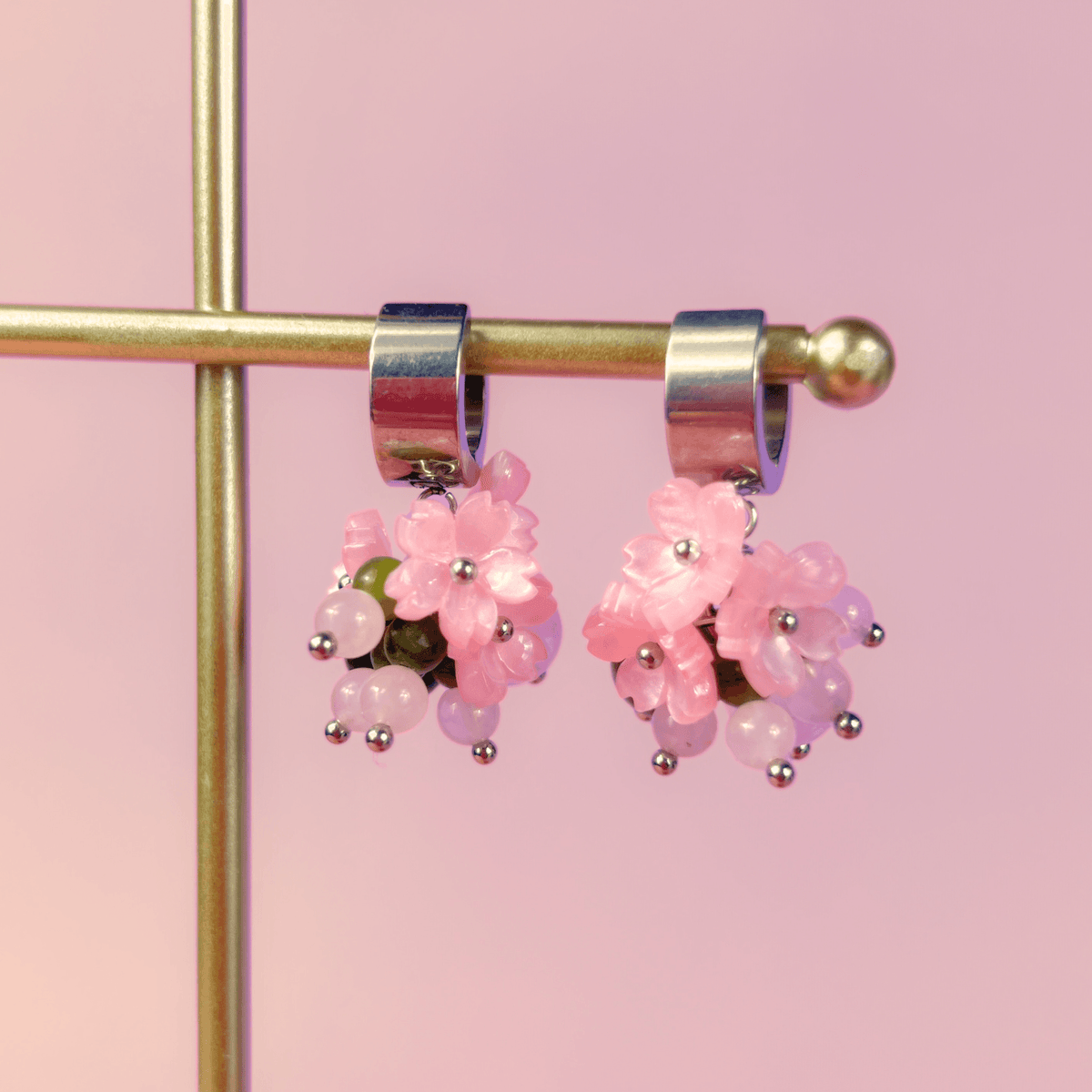 Hydrangea bloom earrings, amethyst beads on chunky huggie hoops (Copie) Baguette Magick