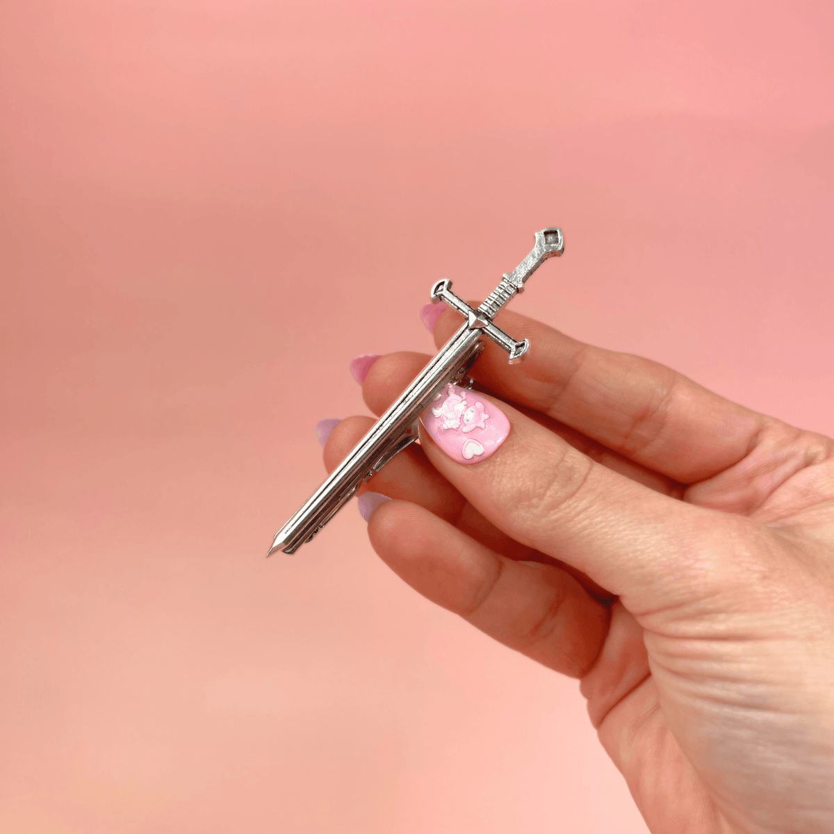 Pince à cravate épée médiévale