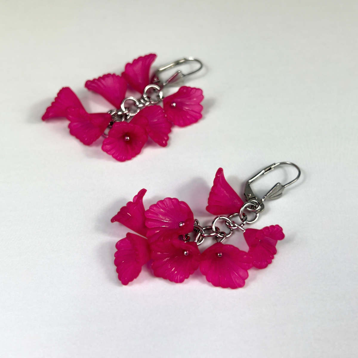 Calla Arum lilies flower earrings, leverback, plum purple Baguette Magick