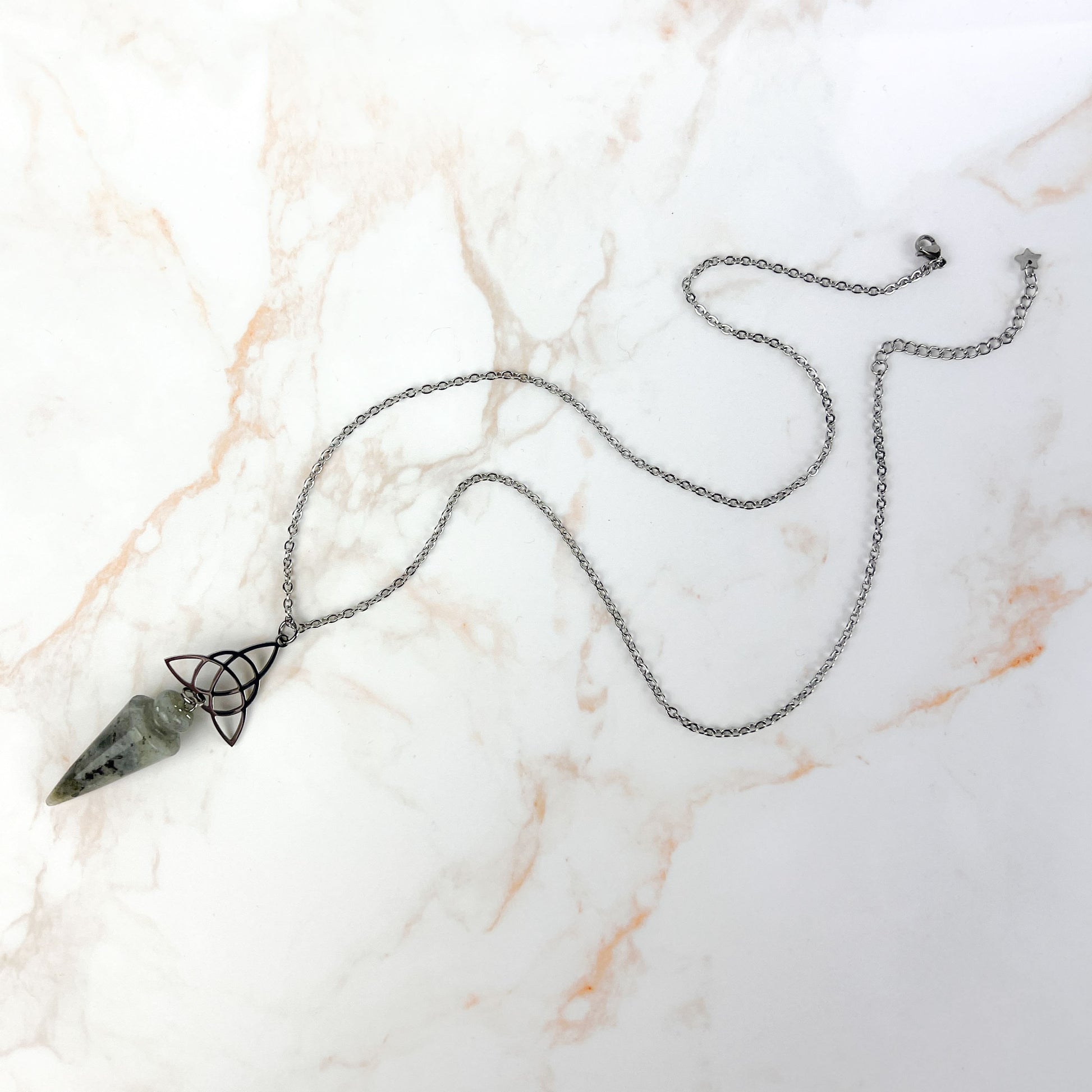 Labradorite and triquetra Celtic knot pendulum necklace, stainless steel Baguette Magick