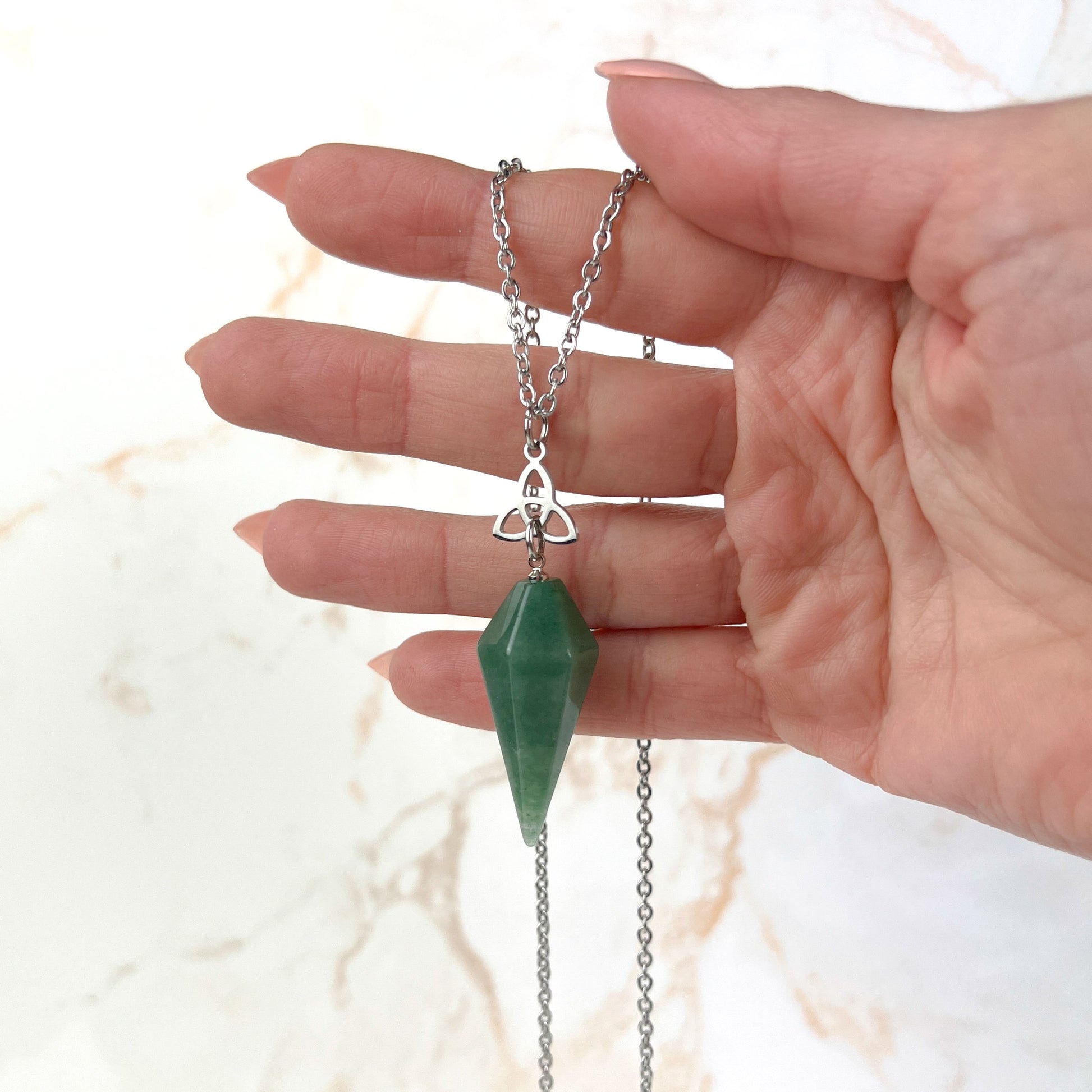 Aventurine and triquetra Celtic knot pendulum necklace, stainless steel Baguette Magick