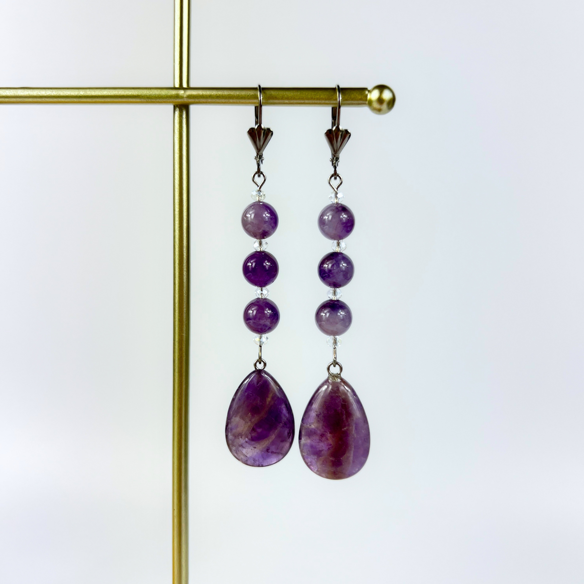 Boucles d’oreilles art déco perlées d’améthyste
