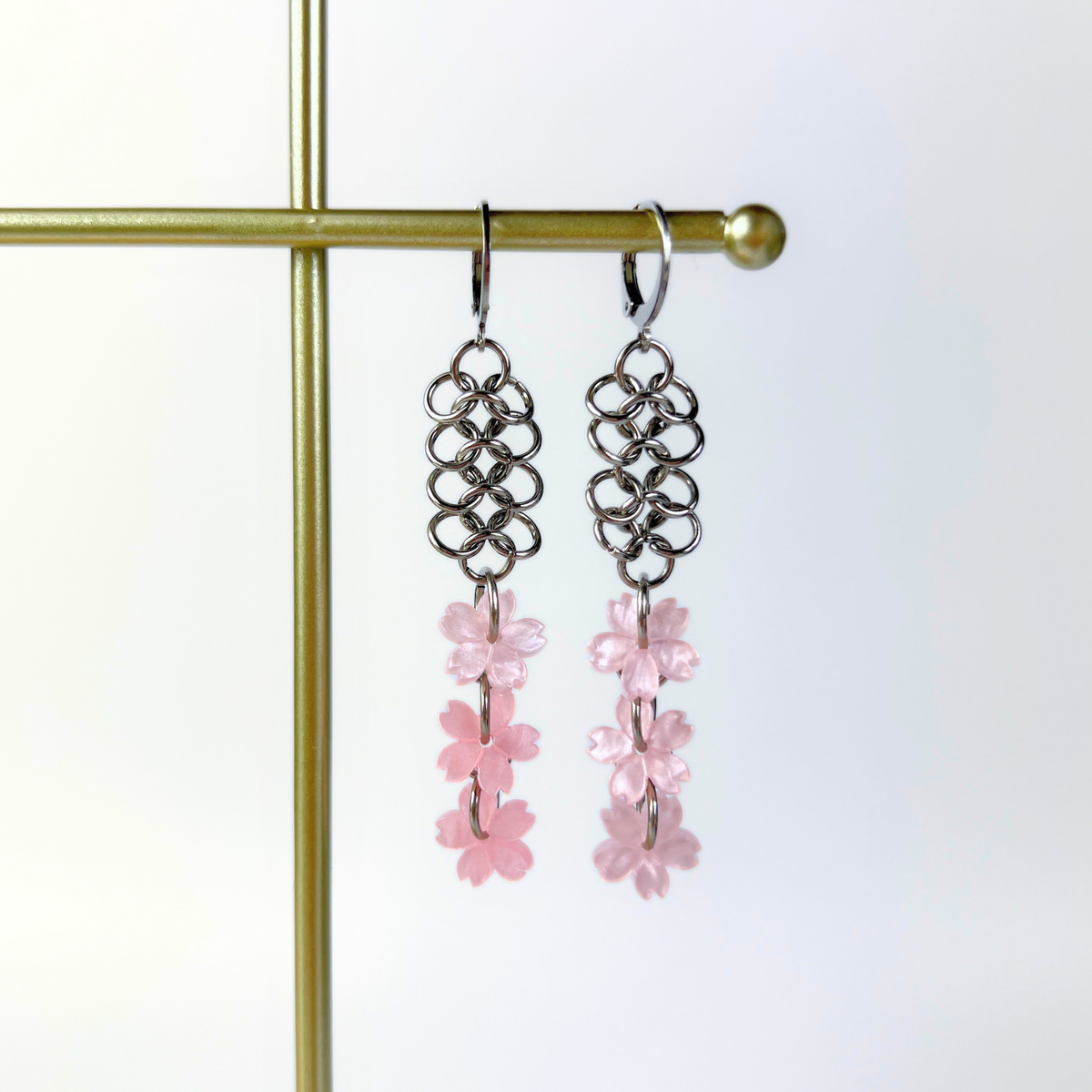 Micro chainmail sakura earrings Baguette Magick