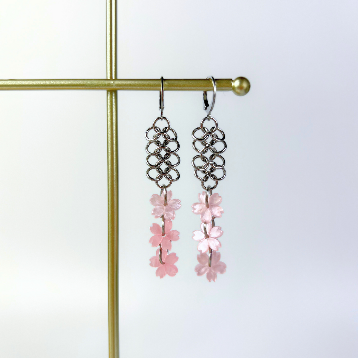 Micro chainmail sakura earrings Baguette Magick