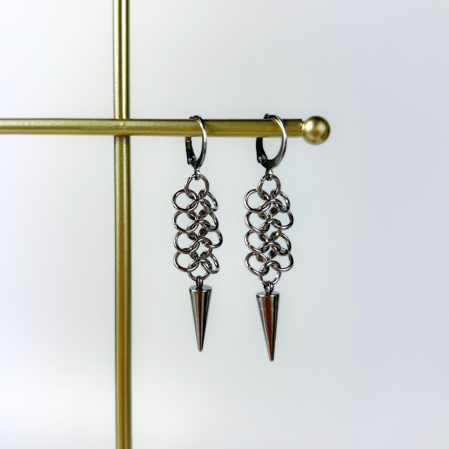 Micro European chainmail and spikes earrings Baguette Magick
