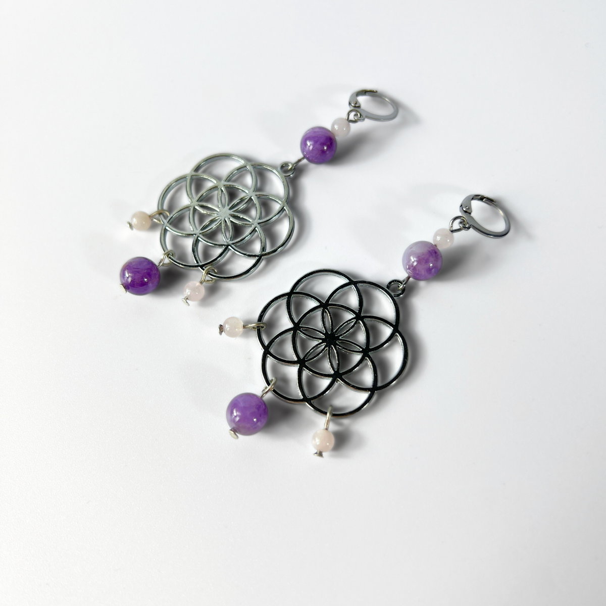 Boucles d'oreilles grande fleur de vie, quartz rose et améthyste
