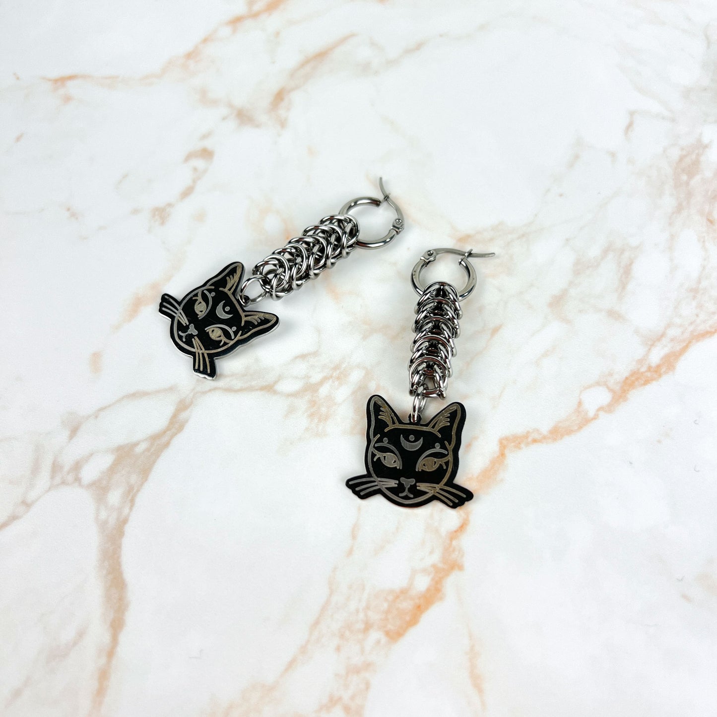 Bastet goddess box chain chainmail earrings made of stainless steel Baguette Magick