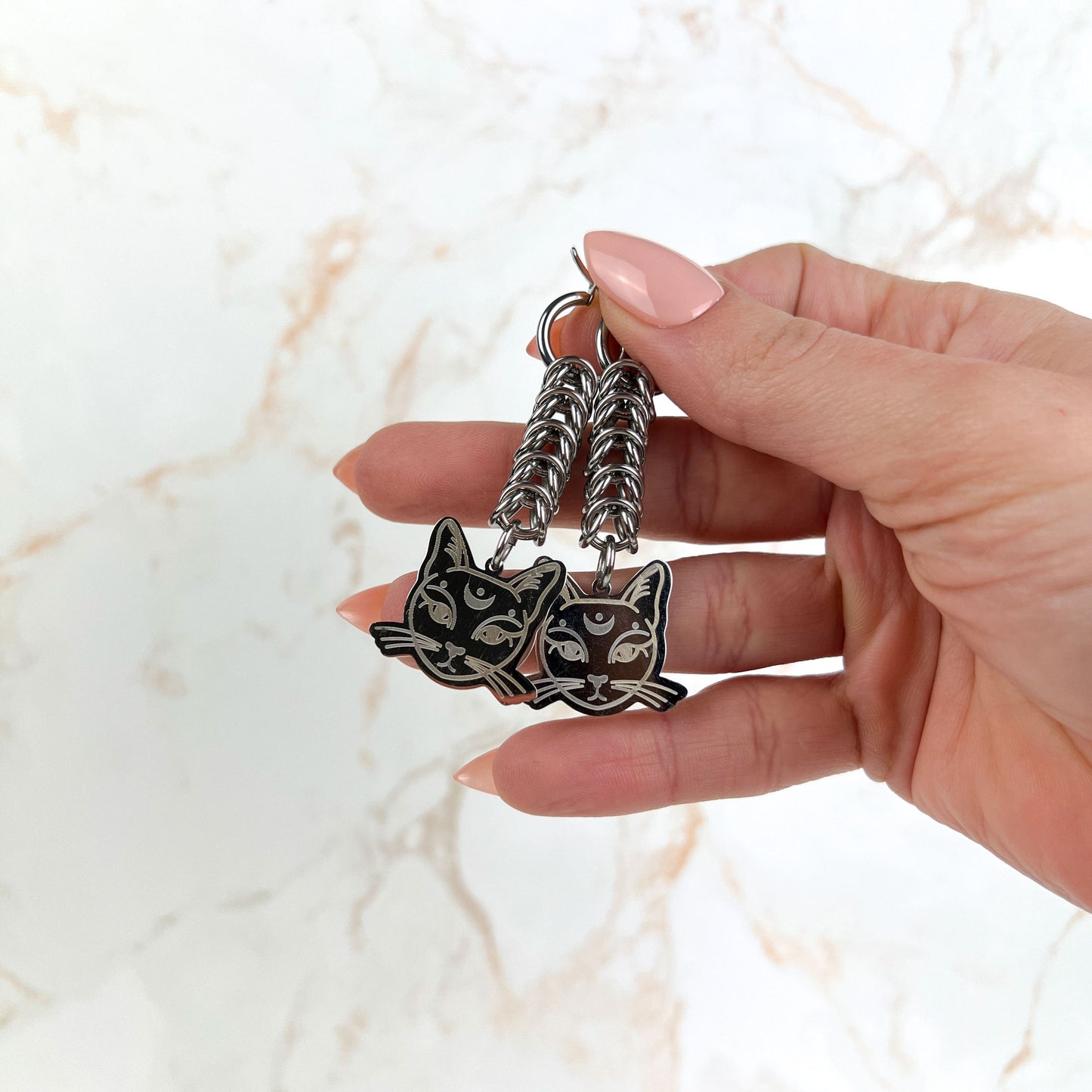 Bastet goddess box chain chainmail earrings made of stainless steel Baguette Magick