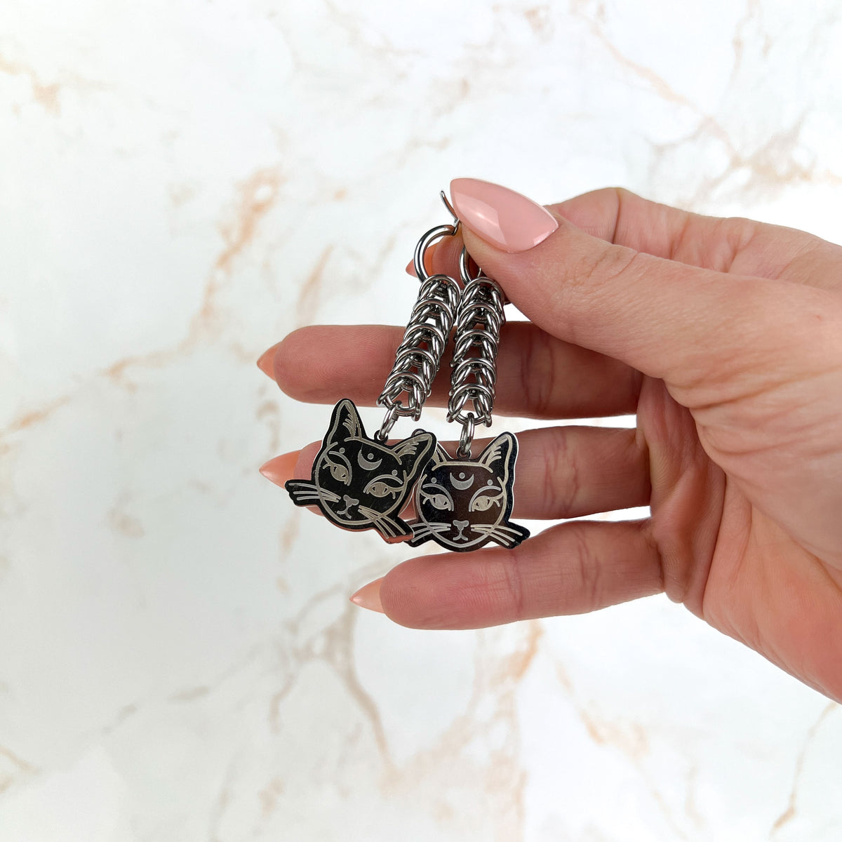 Bastet goddess box chain chainmail earrings made of stainless steel Baguette Magick