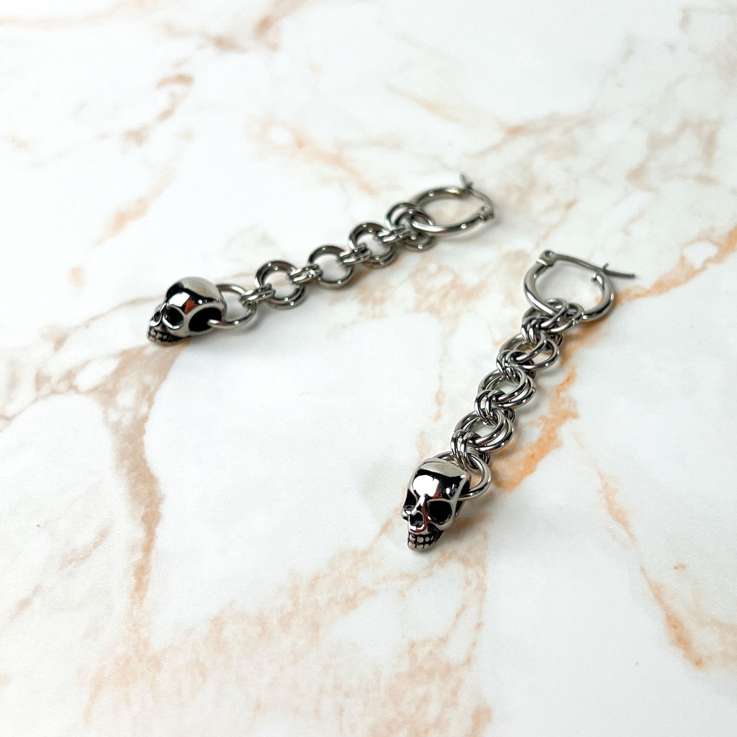 Chainmail skulls and hoops earrings Baguette Magick