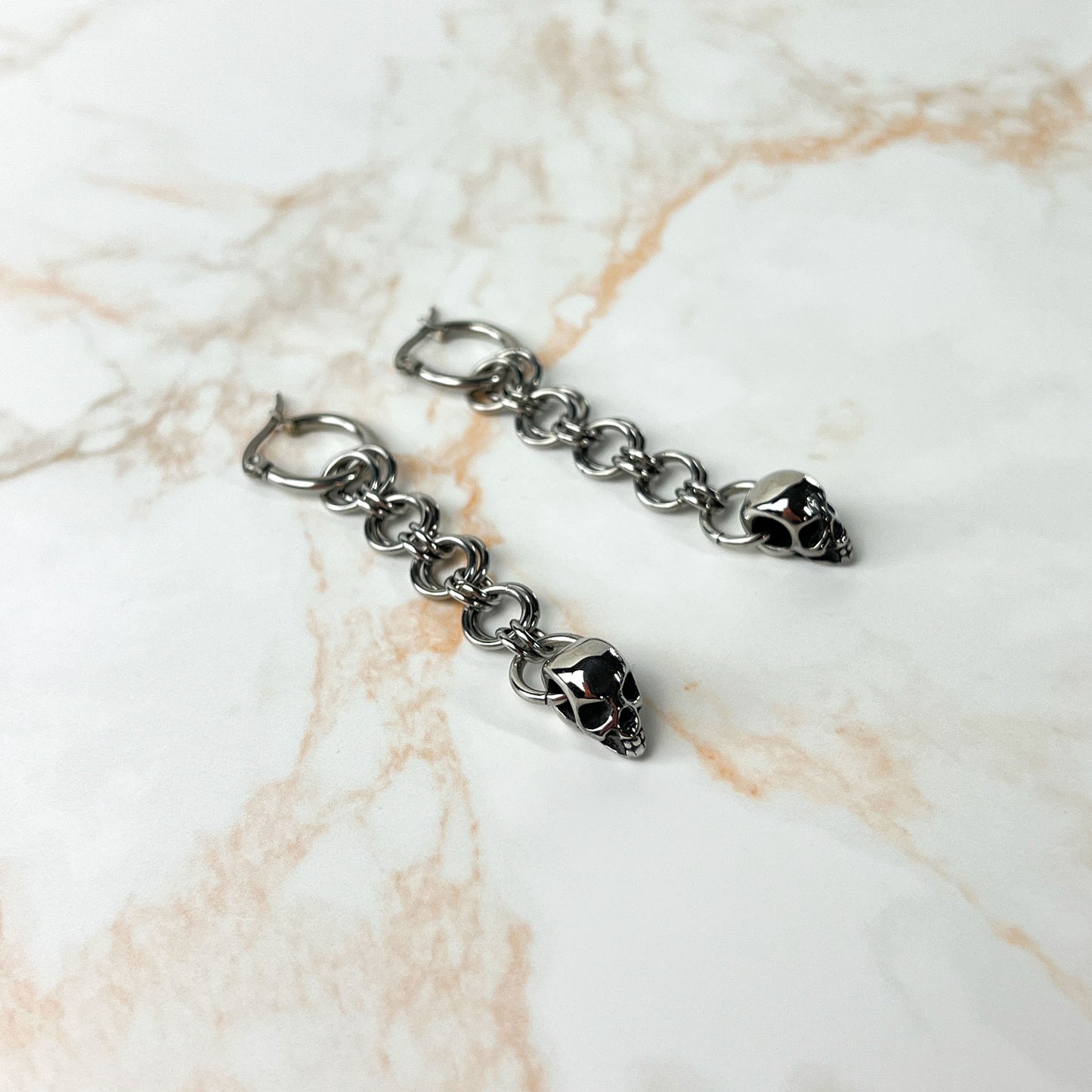 Chainmail skulls and hoops earrings Baguette Magick