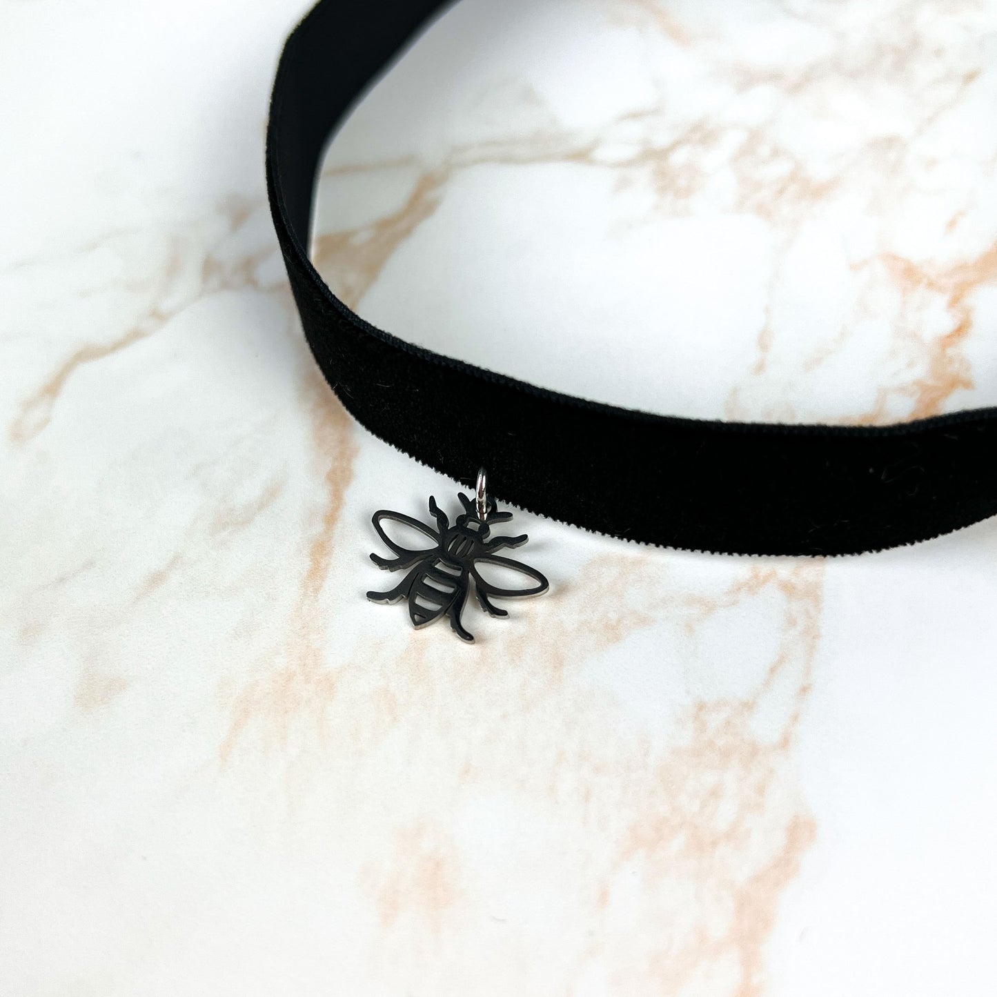 Black velvet bee baroque choker, stainless steel Baguette Magick