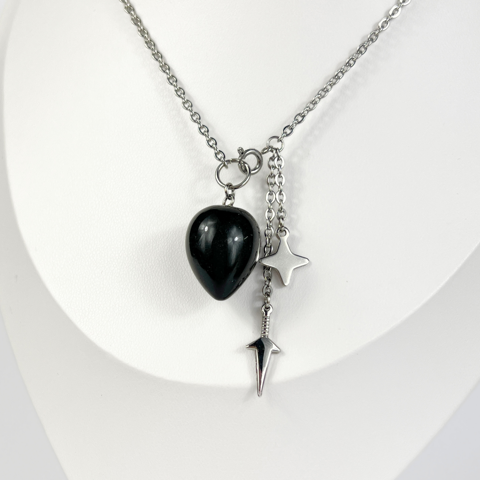 Obsidian, kunai and shuriken pendulum necklace Baguette Magick