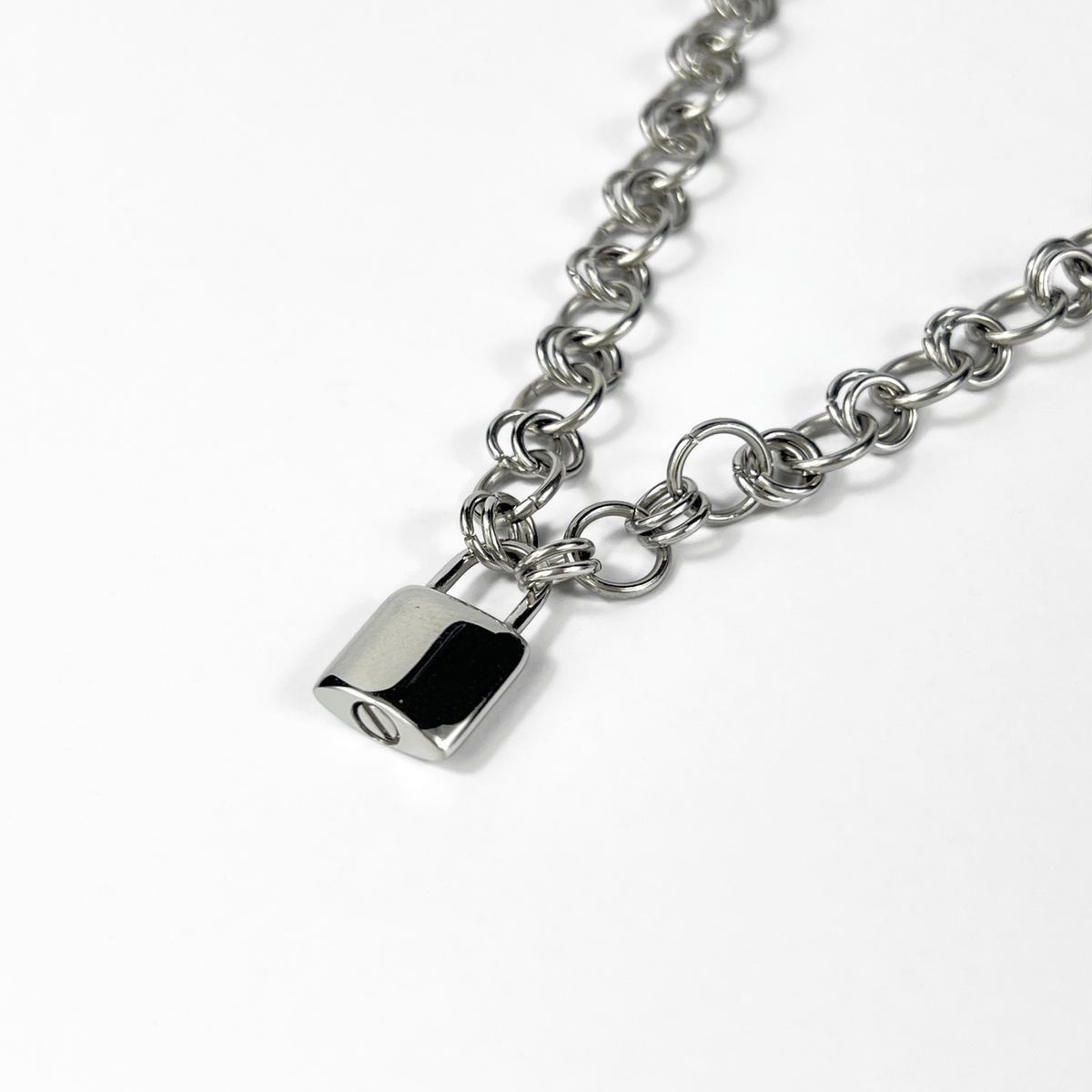 Collier ras du cou avec cadenas, pendentif commémoratif