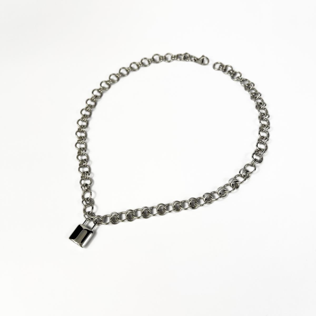 Collier ras du cou avec cadenas, pendentif commémoratif