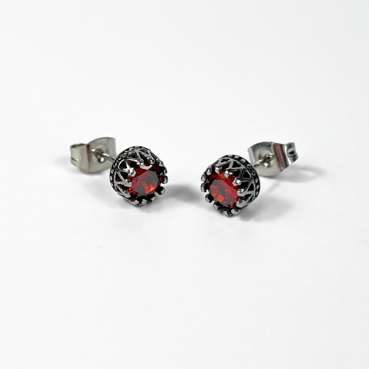 Red rhinestone and crown stud earrings Baguette Magick