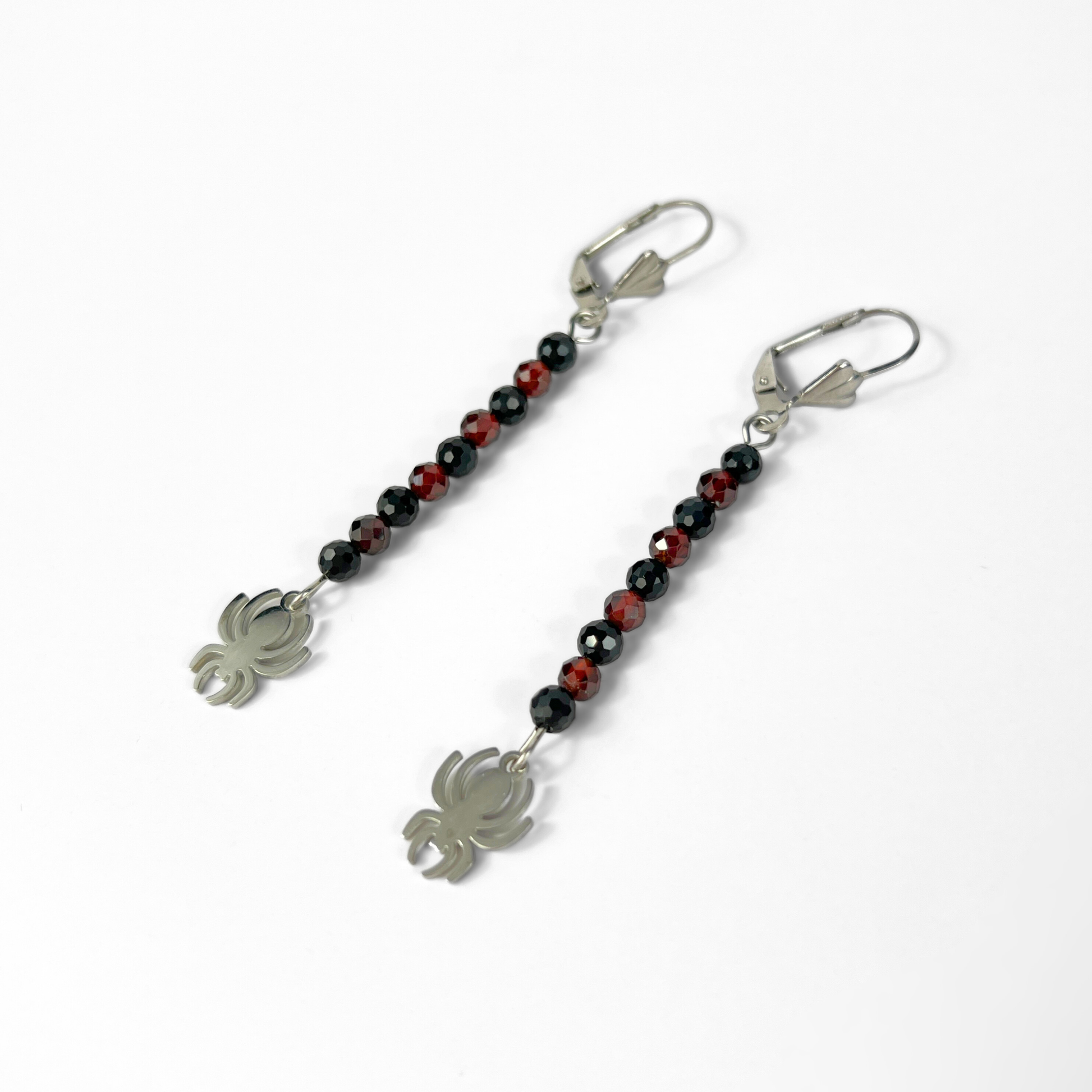 Gothic spider earrings made of garnet, onyx Baguette Magick