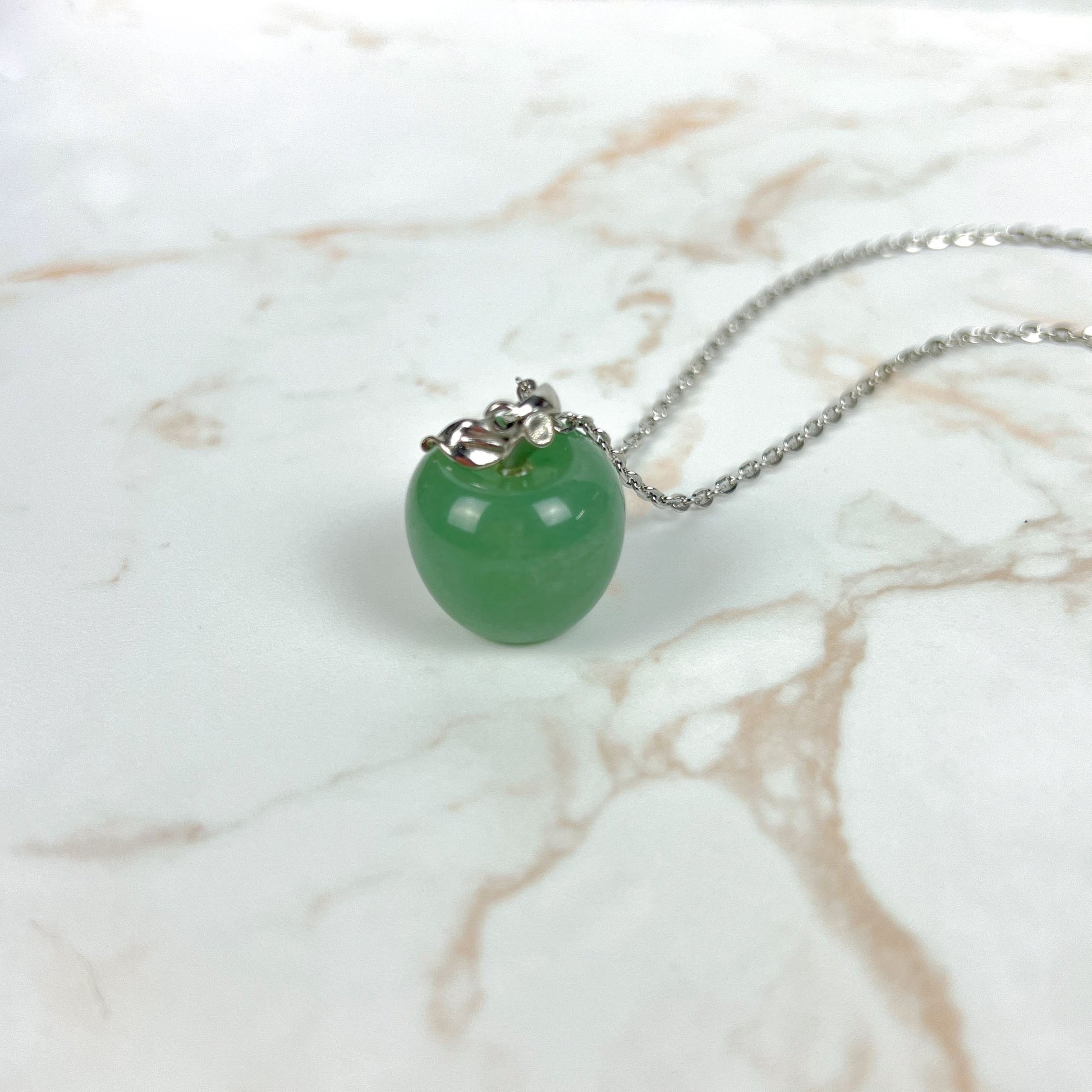Aventurine apple gemstone necklace Baguette Magick