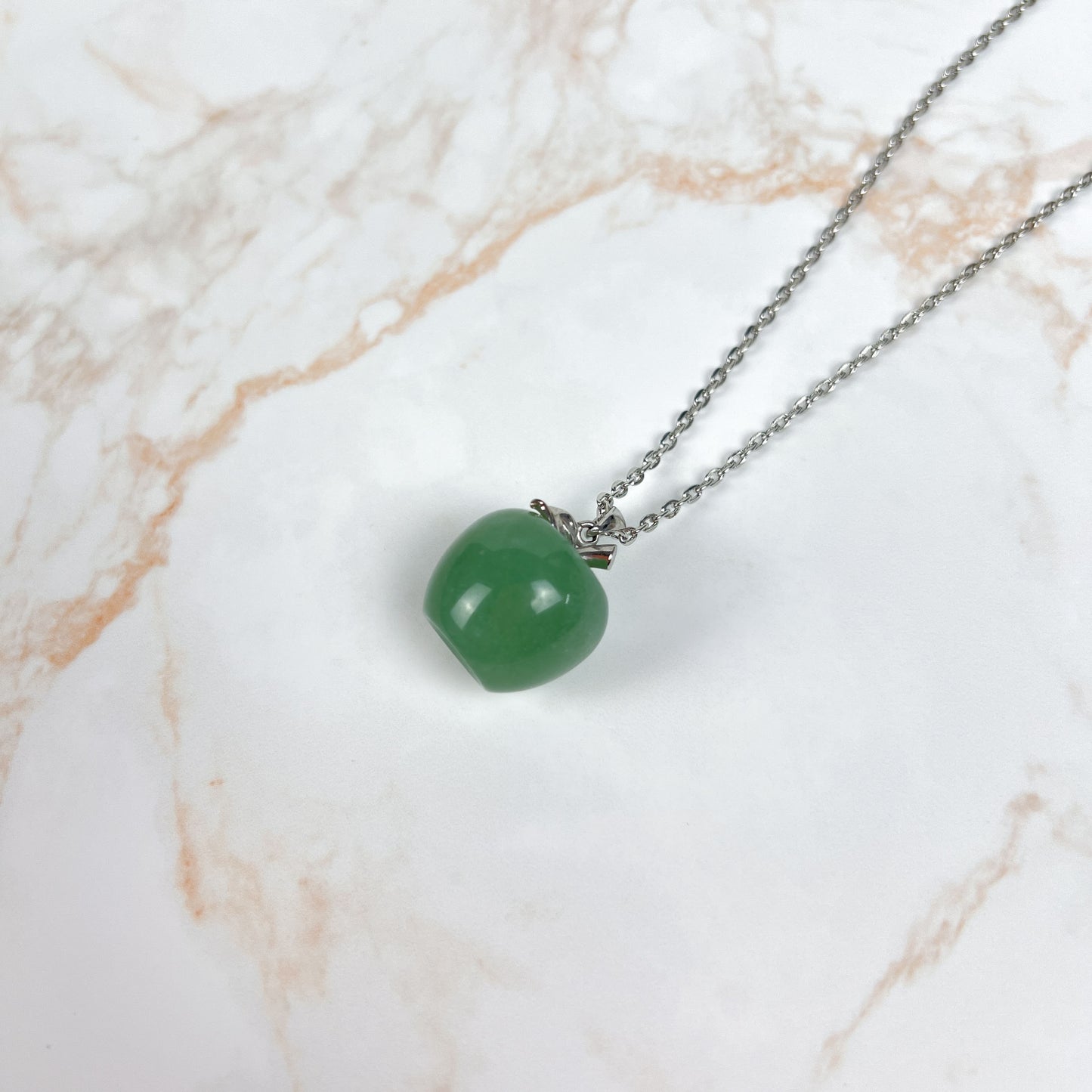 Aventurine apple gemstone necklace Baguette Magick