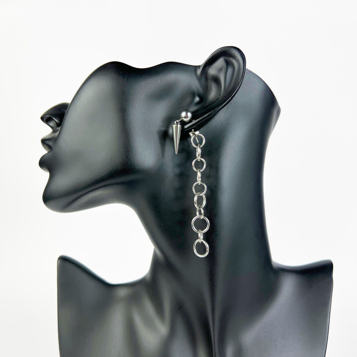 Spikes and back chunky chain stud earrings Baguette Magick