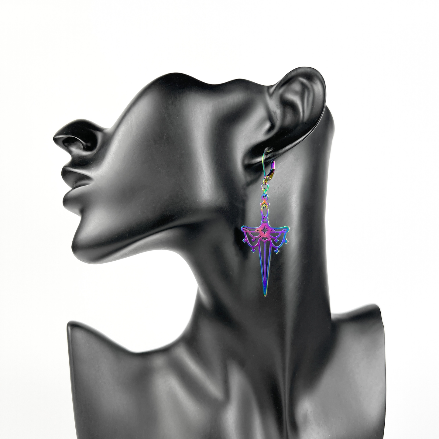 Boucles d'oreilles dague athamé arc-en-ciel