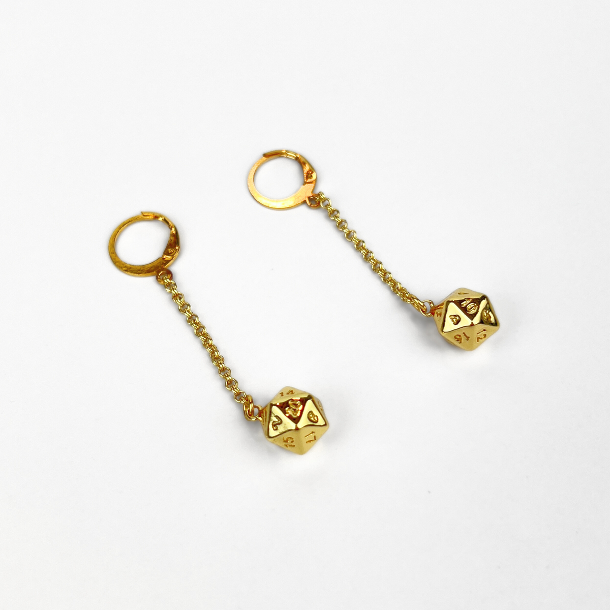 dangle and drop earrings with d20 dices, gold plated stainless steel, thin chains, gothic and alternative style geek jewelry for role play tabletop games player
