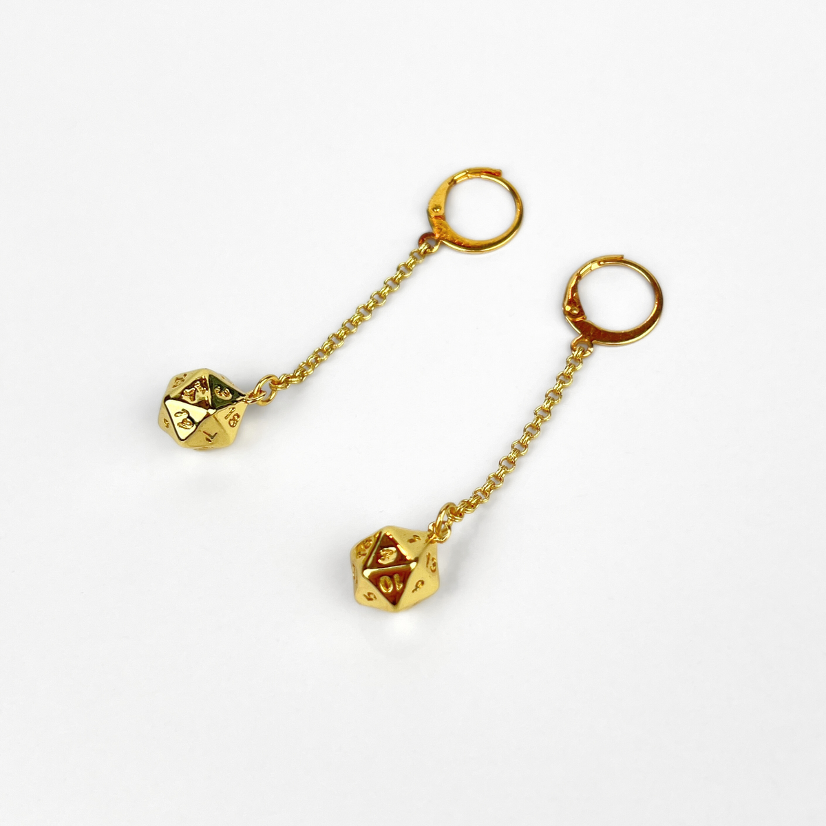 dangle and drop earrings with d20 dices, gold plated stainless steel, thin chains, gothic and alternative style geek jewelry for role play tabletop games player