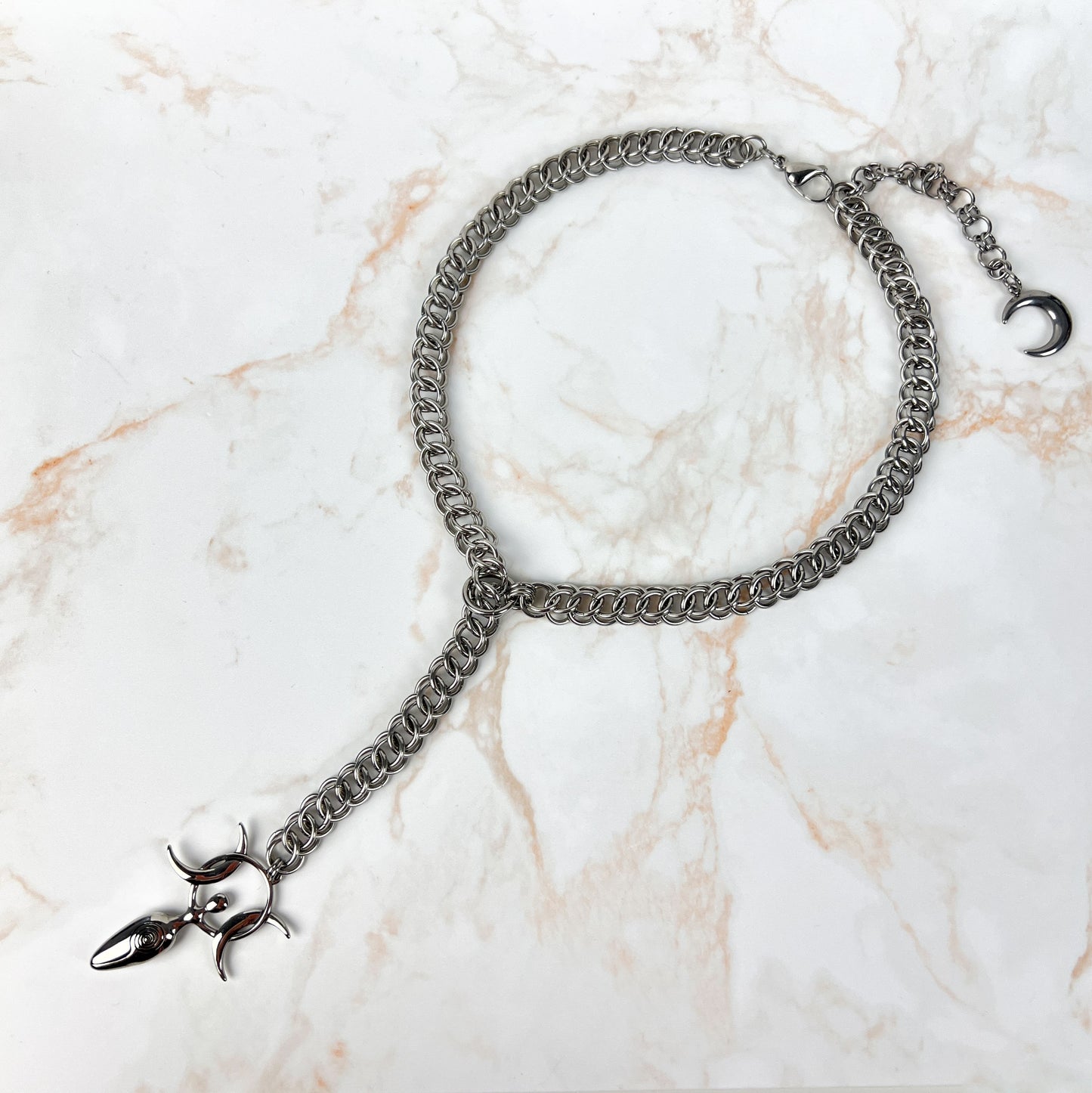 Triple goddess chainmail lariat necklace, half Persian, stainless steel Baguette Magick