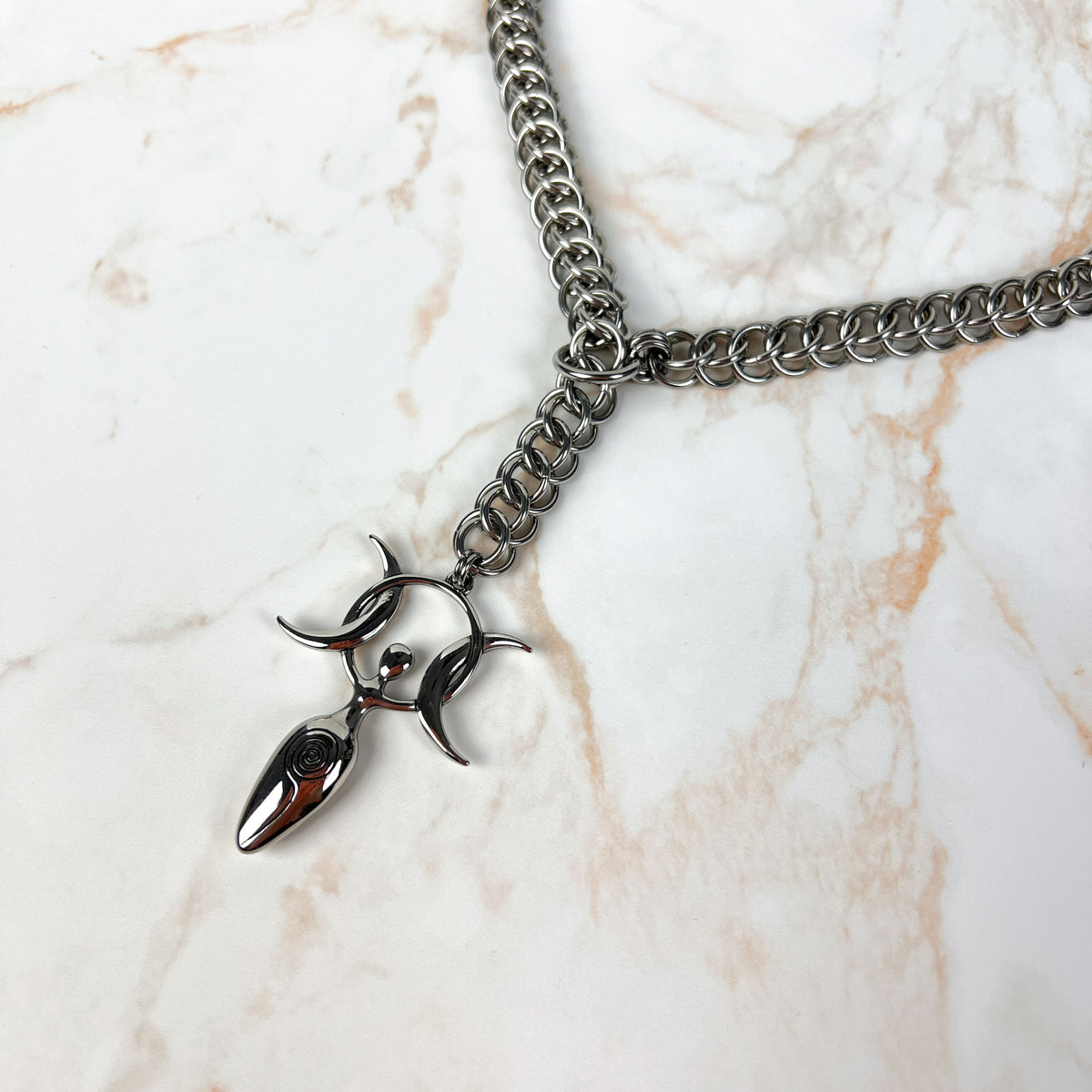 Triple goddess chainmail lariat necklace, half Persian, stainless steel Baguette Magick