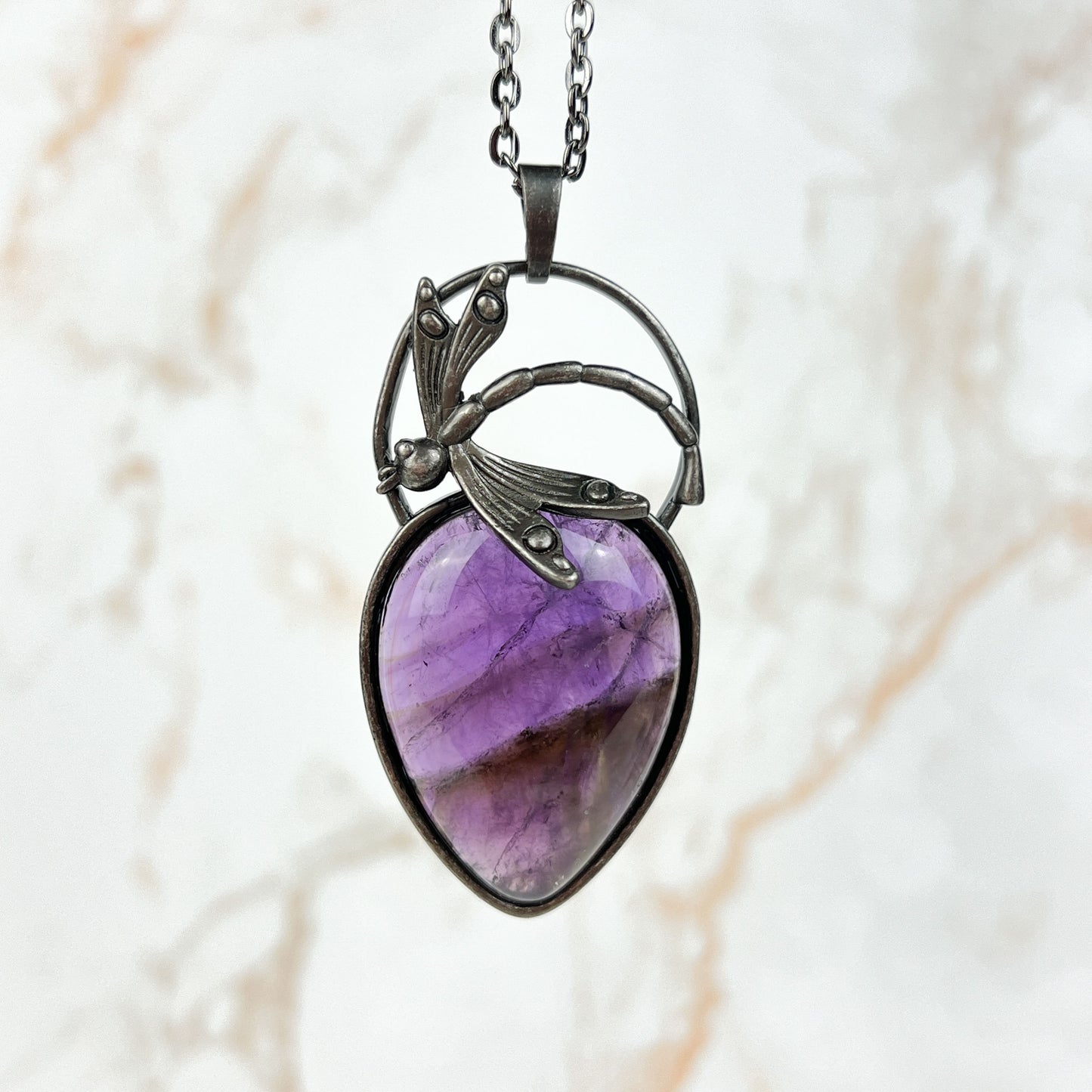 Dragonfly gemstone necklace in quartz, lapis lazuli or amethyst Baguette Magick