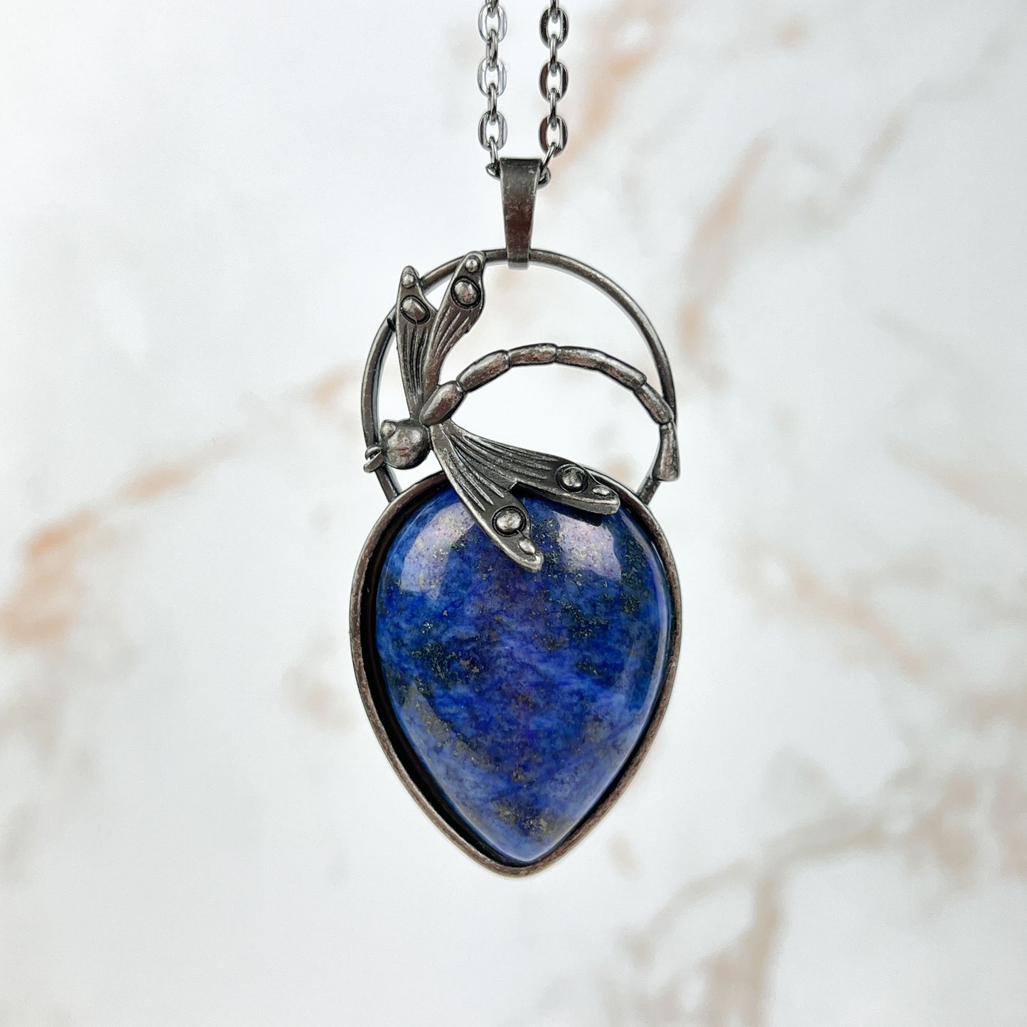 Dragonfly gemstone necklace in quartz, lapis lazuli or amethyst Baguette Magick