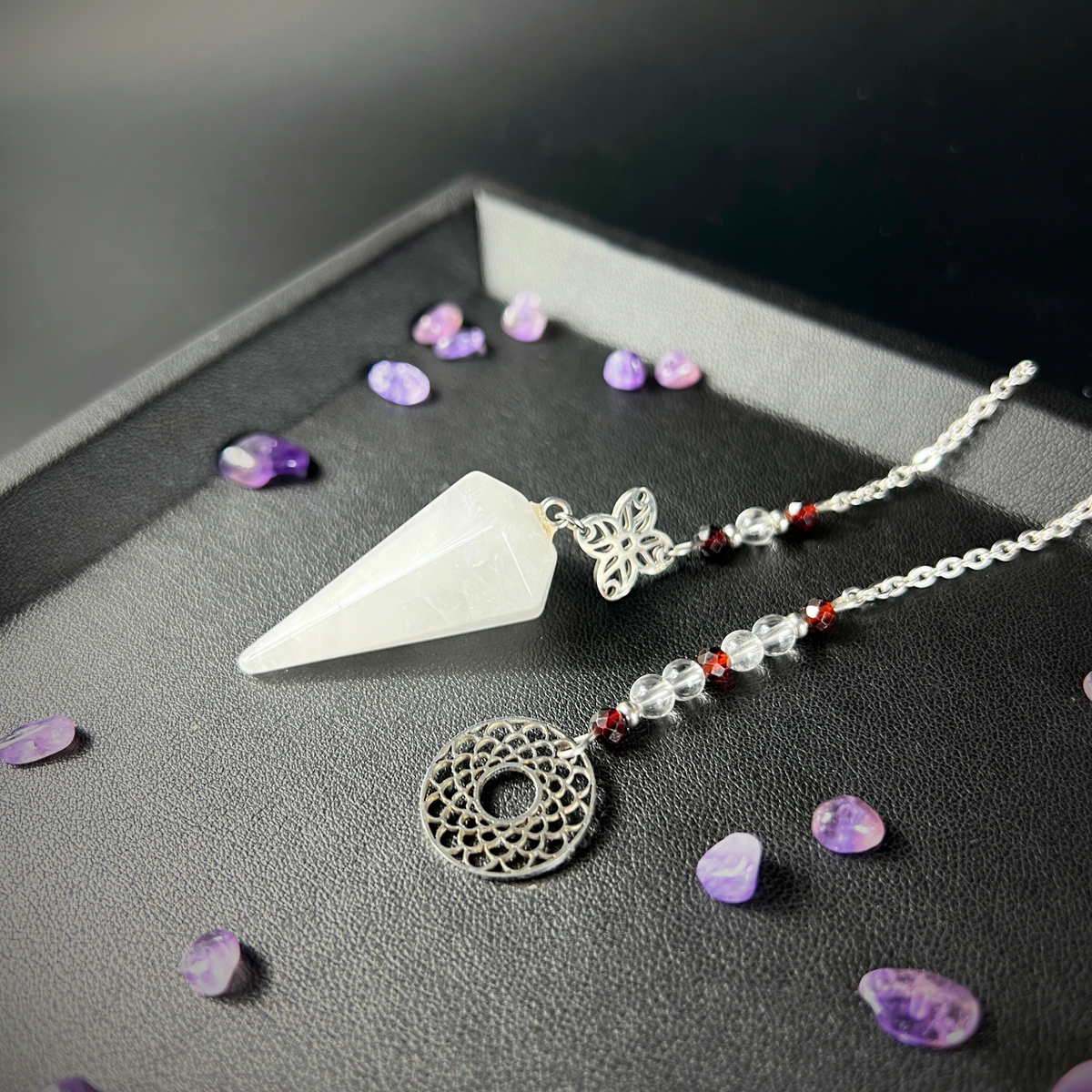 Pendule de géométrie sacrée en quartz et grenat