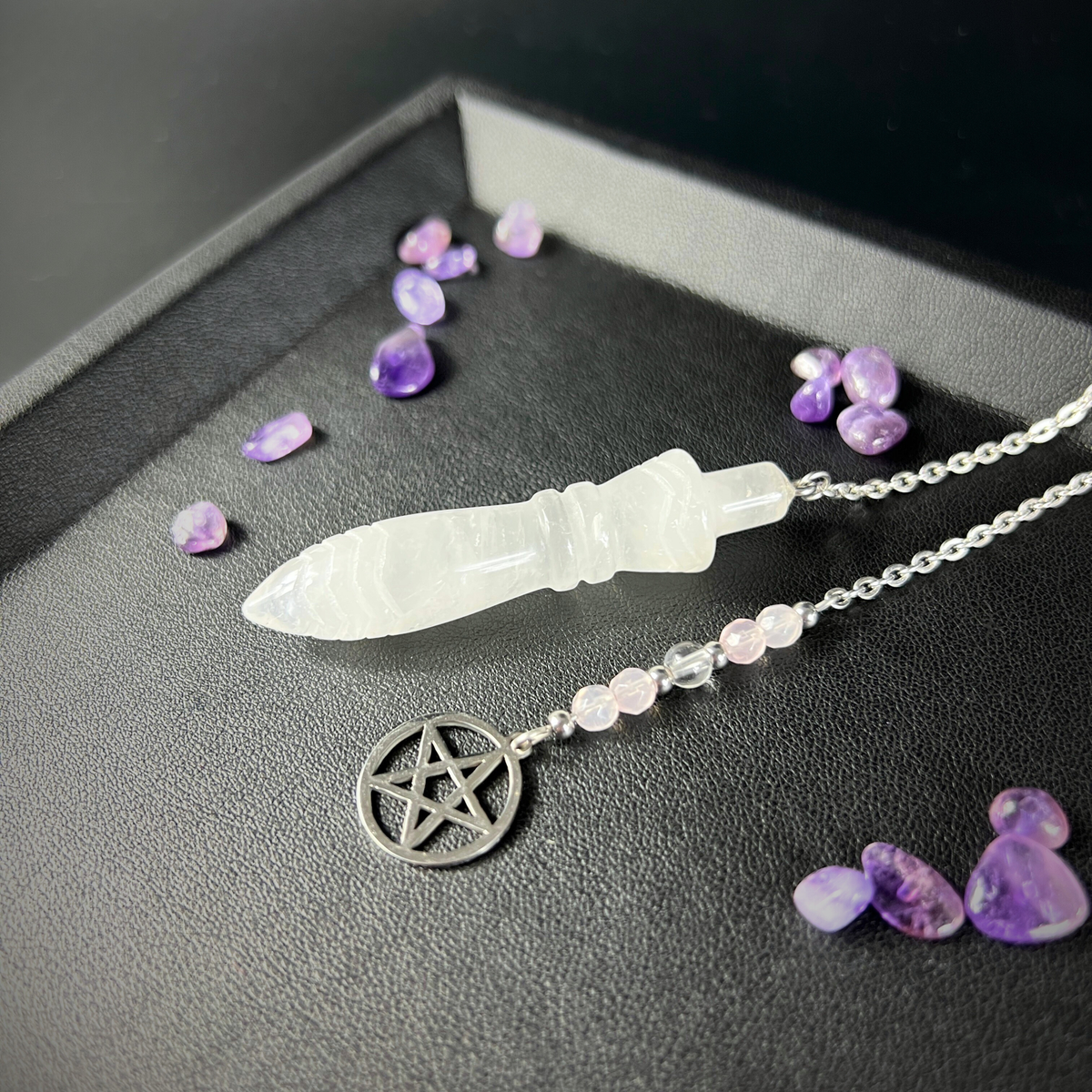 Pendule égyptien Thot gravé, quartz clair, quartz rose, pentacle