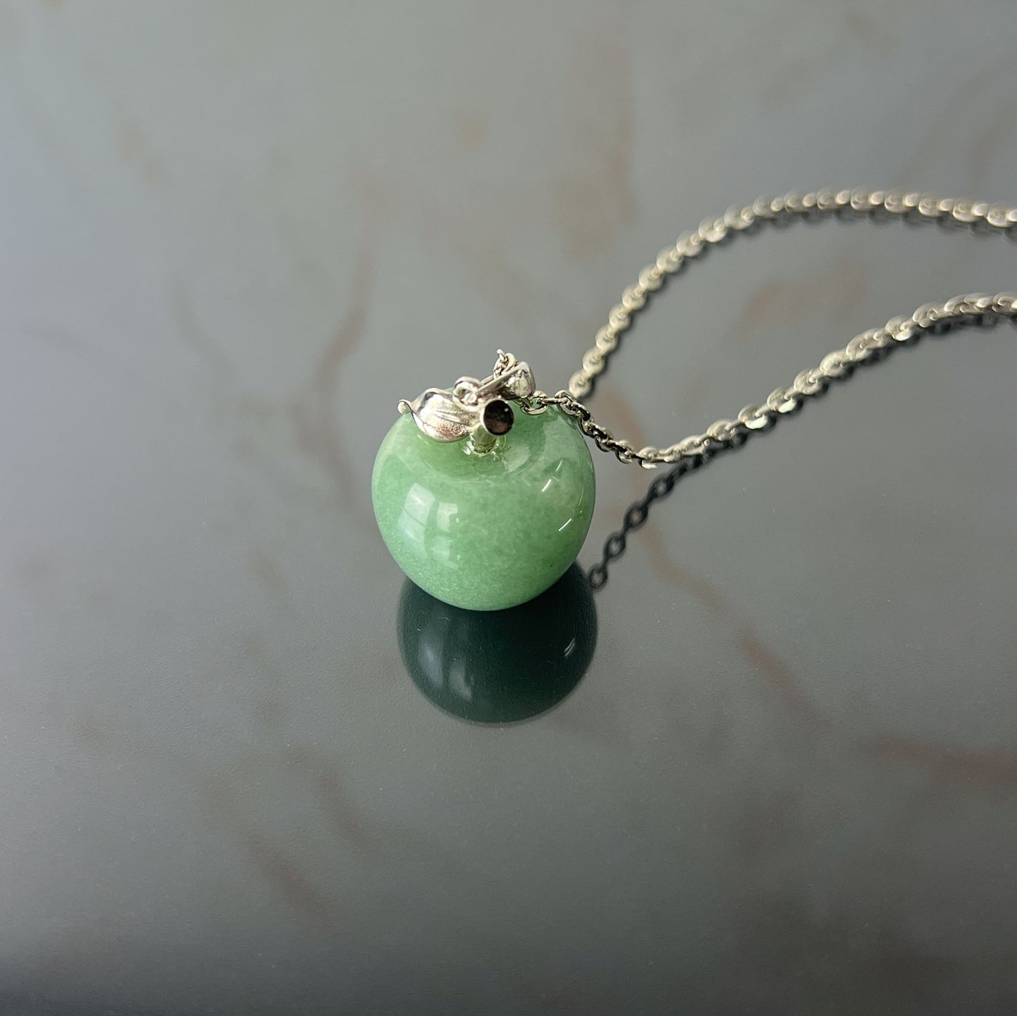 Aventurine apple gemstone necklace Baguette Magick